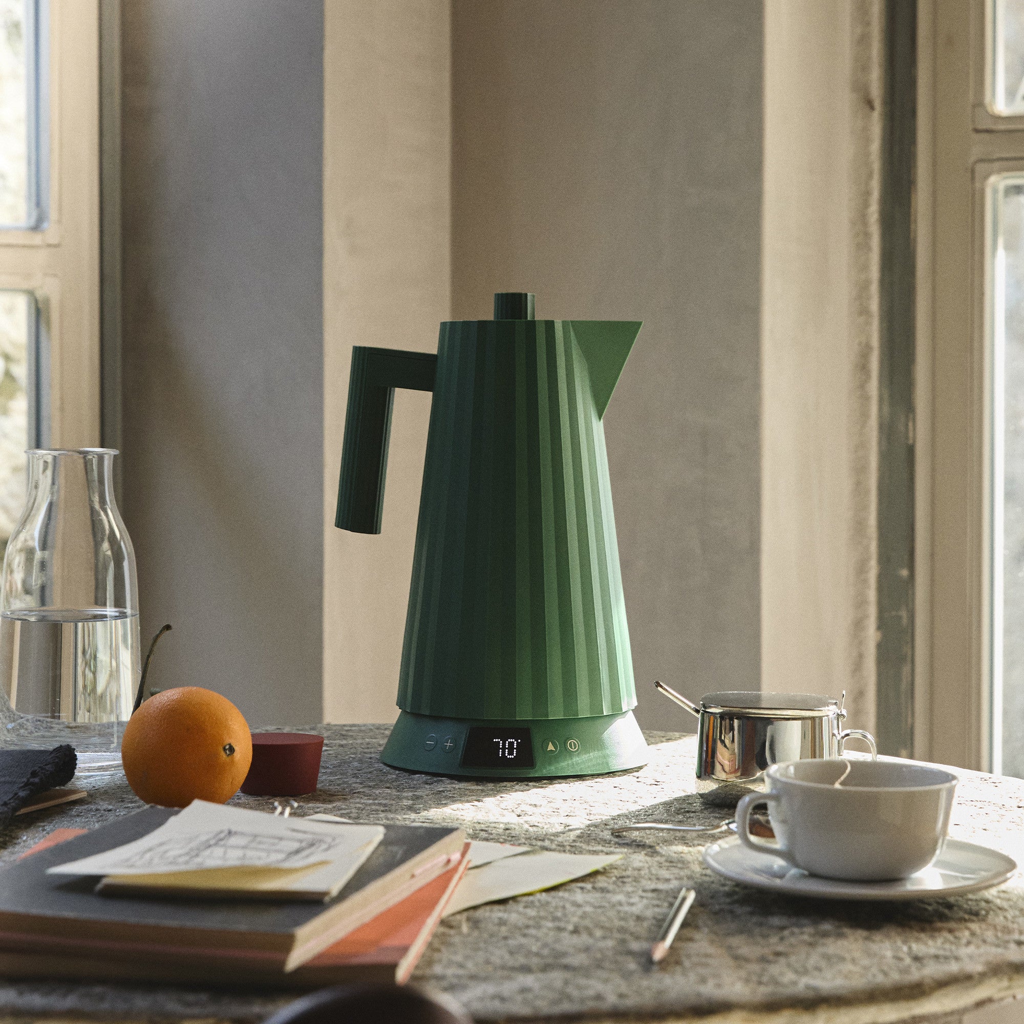 Elektrischer Wasserkocher mit Temperaturregelung PLISSÉ grün
