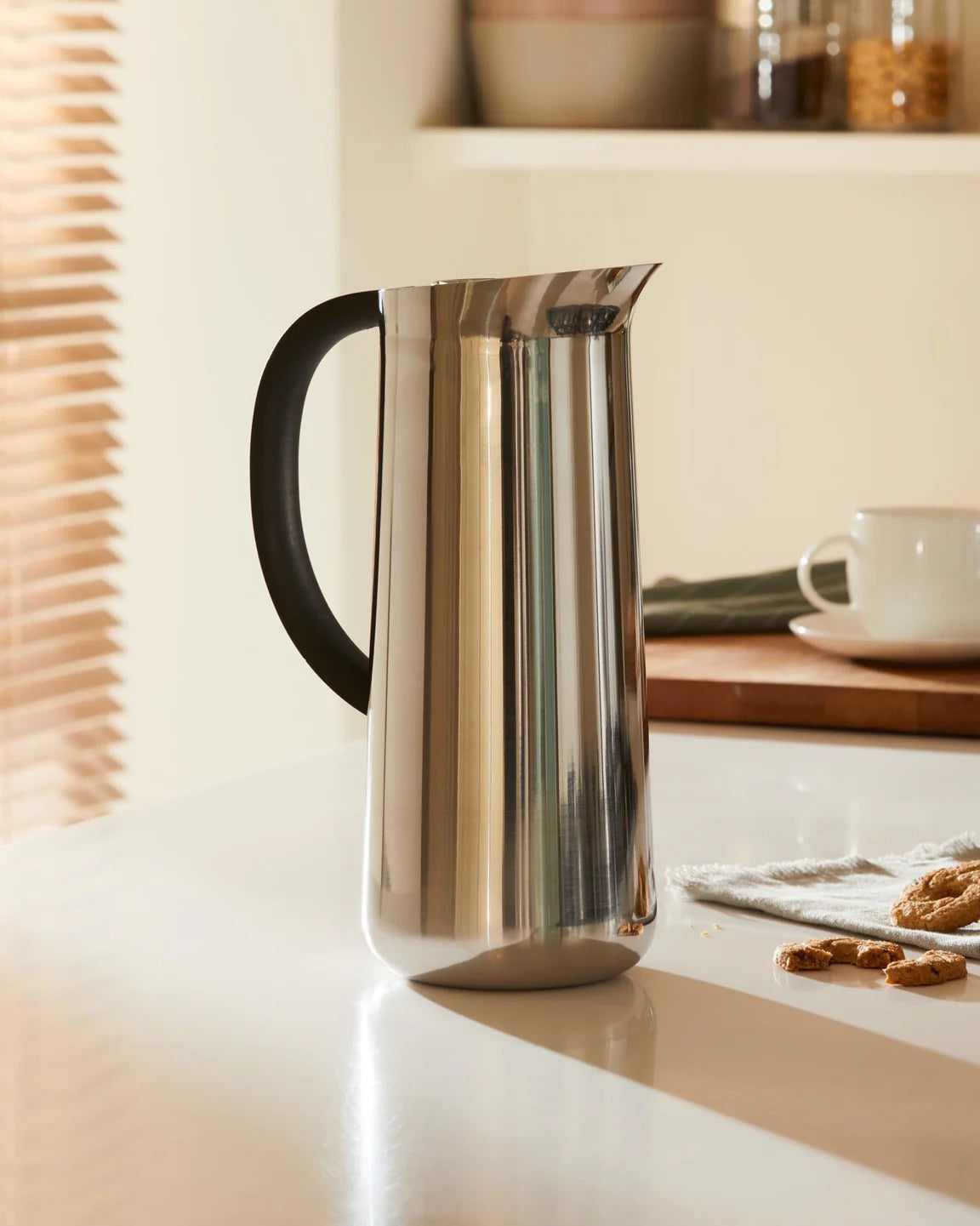 Silver and black nomu thermal jug