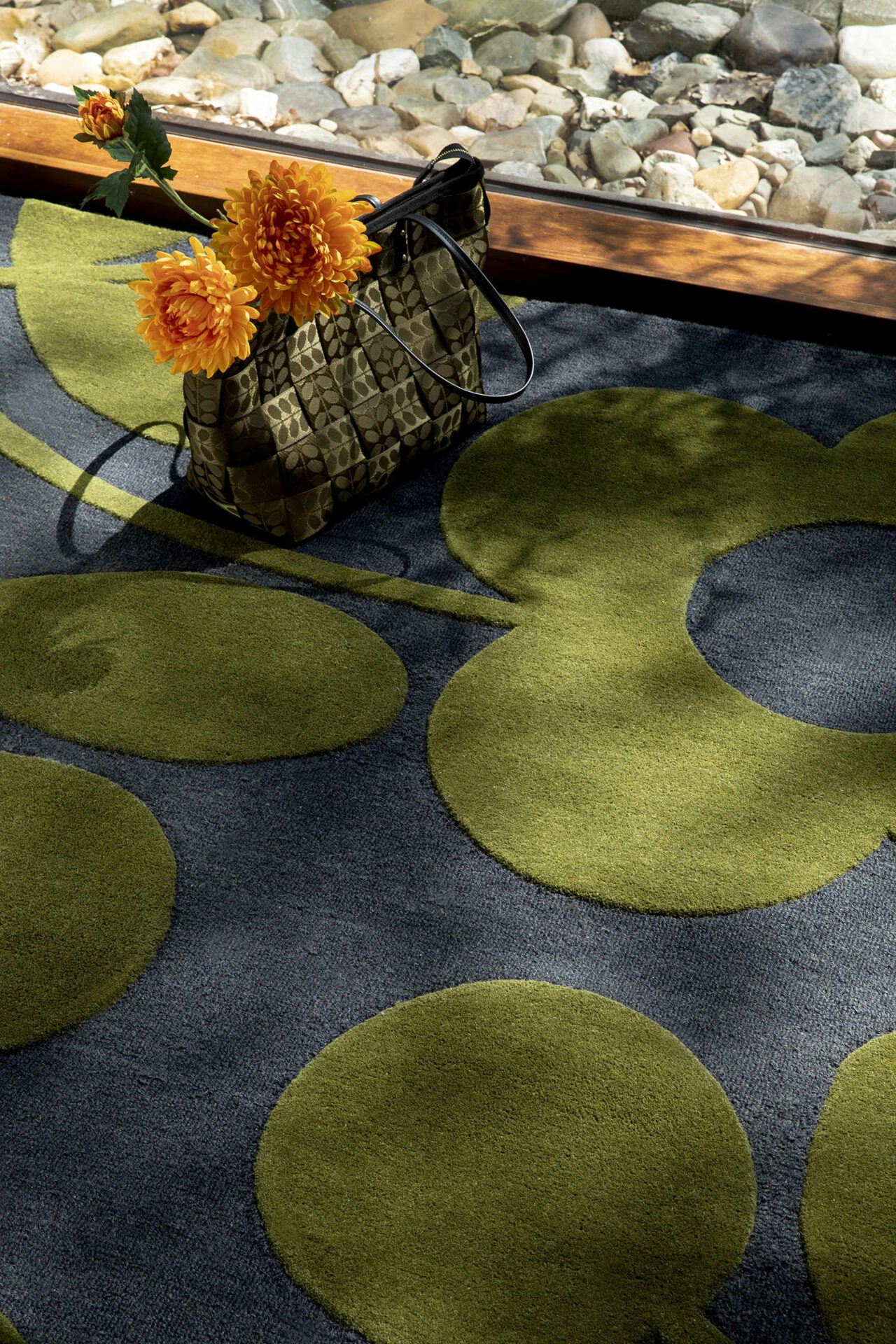 Vloerkleed SPRING STEM donkerblauw met groen