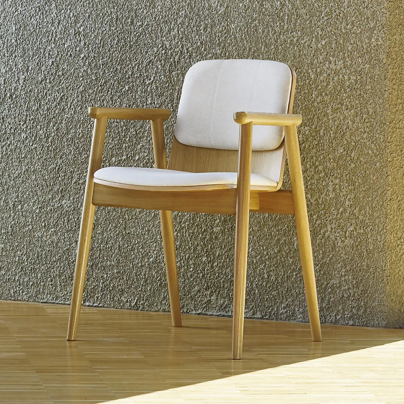 Fauteuil met armleuningen PROP B-4395 gestoffeerd