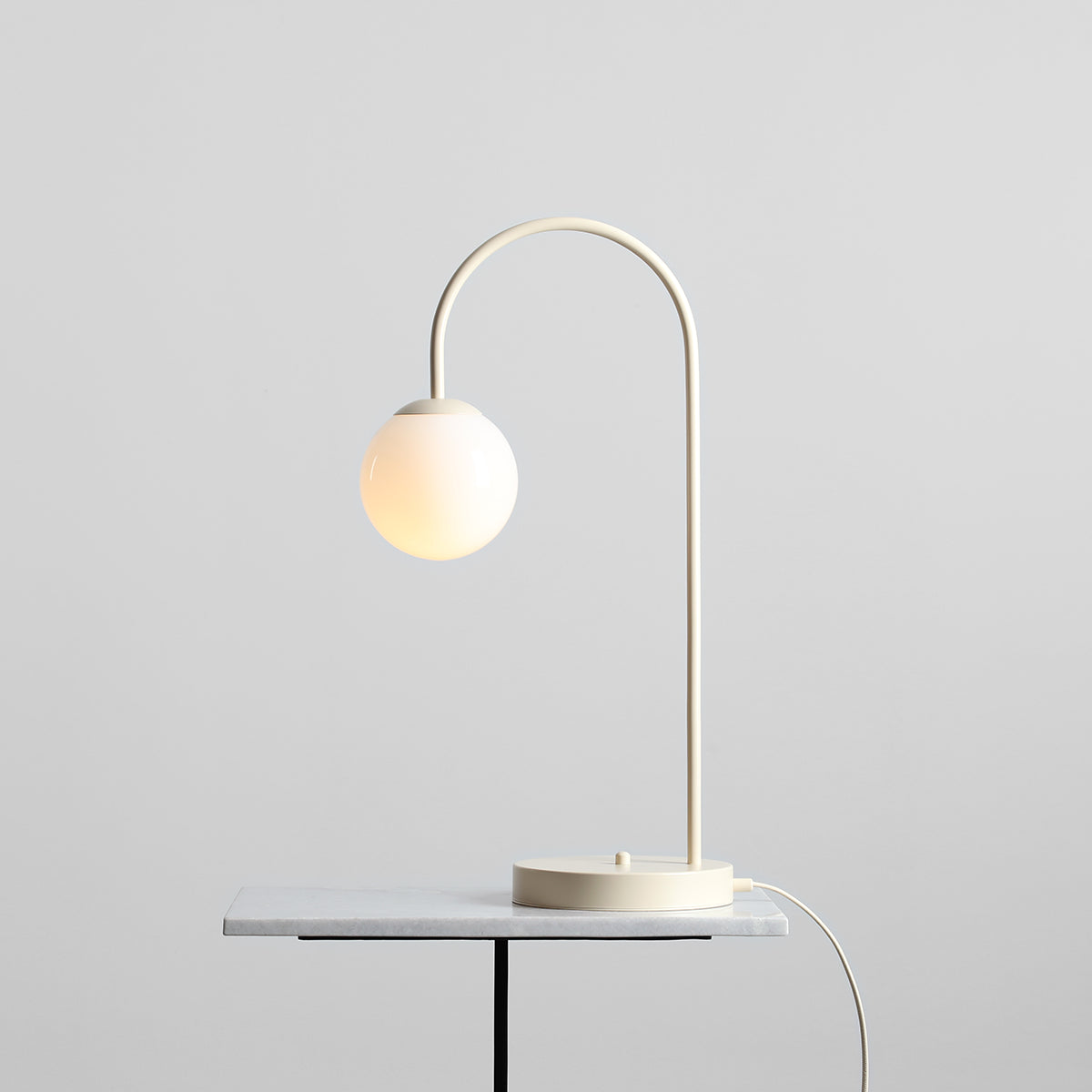 Creamy Una table lamp