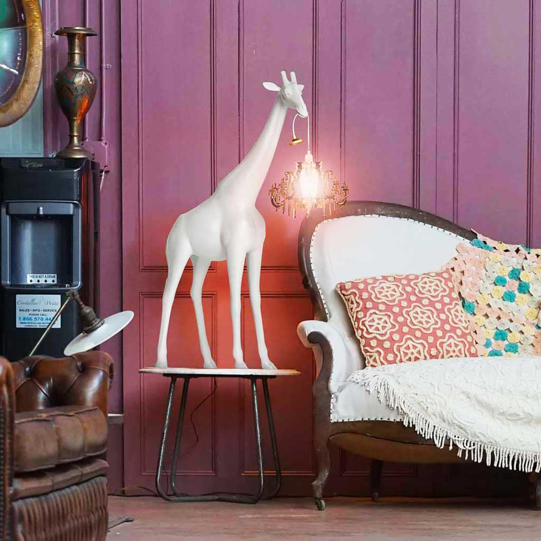 GIRAFFE IN LOVE M lamp white with red shade