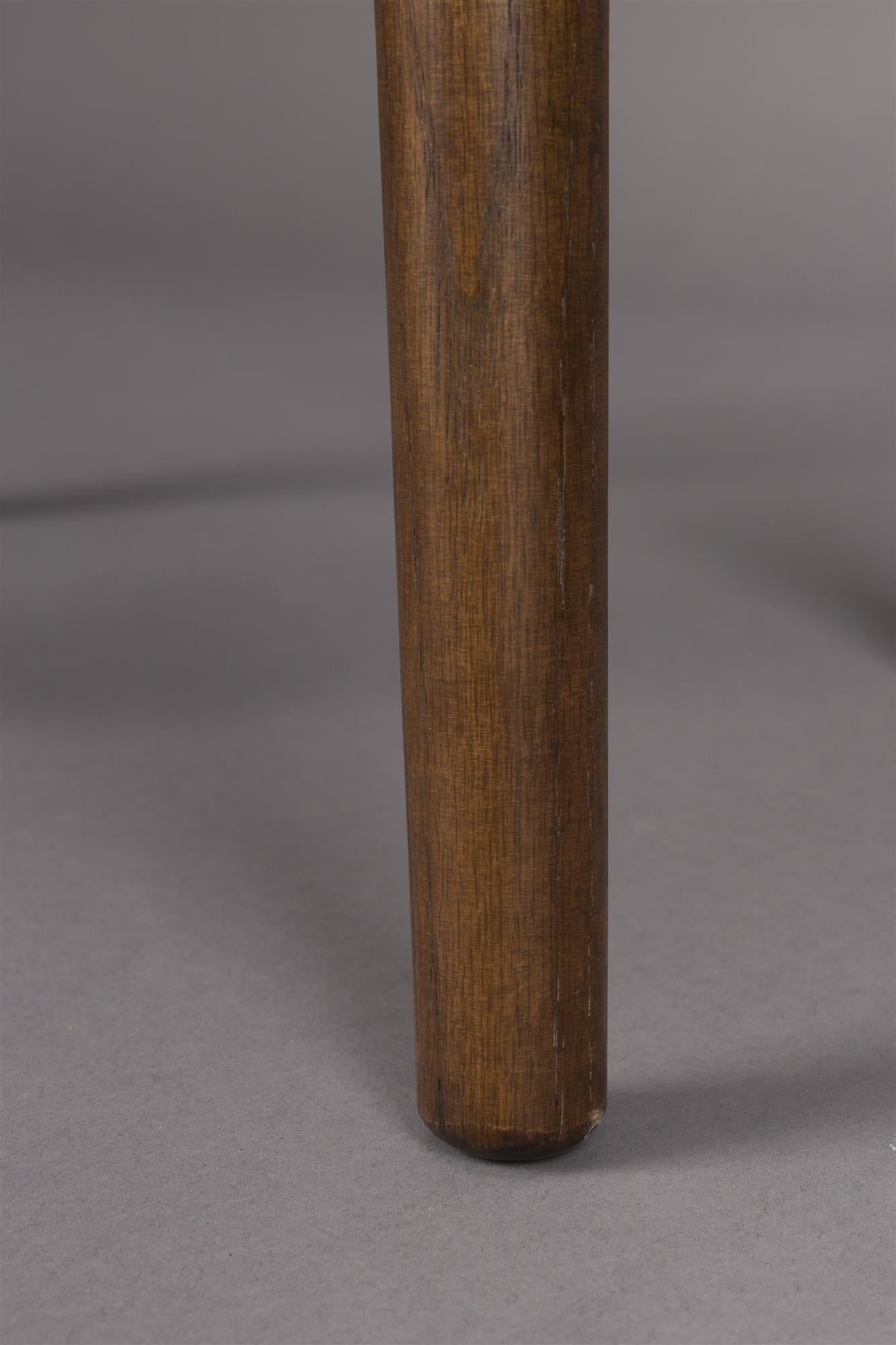 Arda Sondence Cremes Händler mit Eichenholz