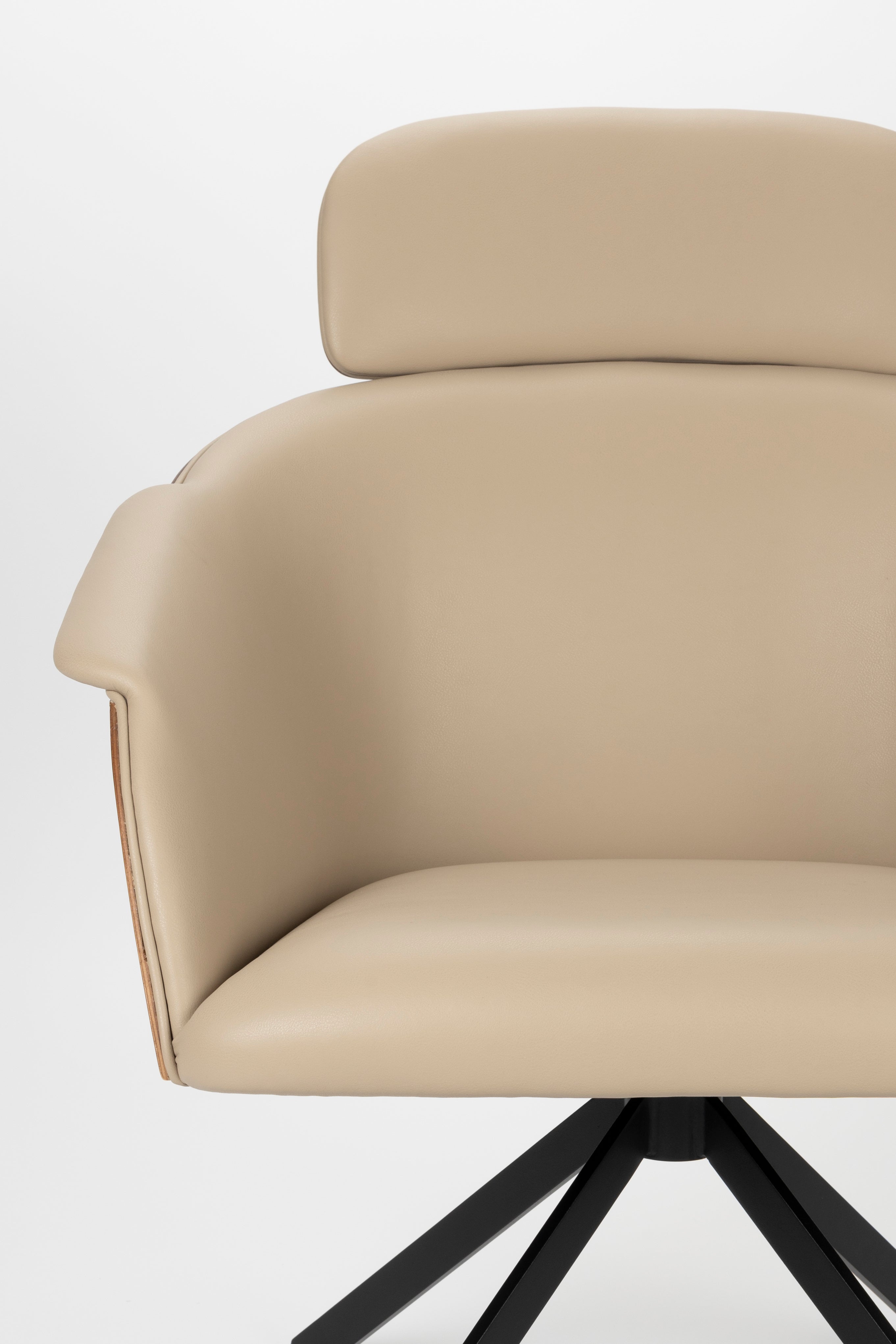 Fauteuil FRIE beige kunstleer met zwarte basis