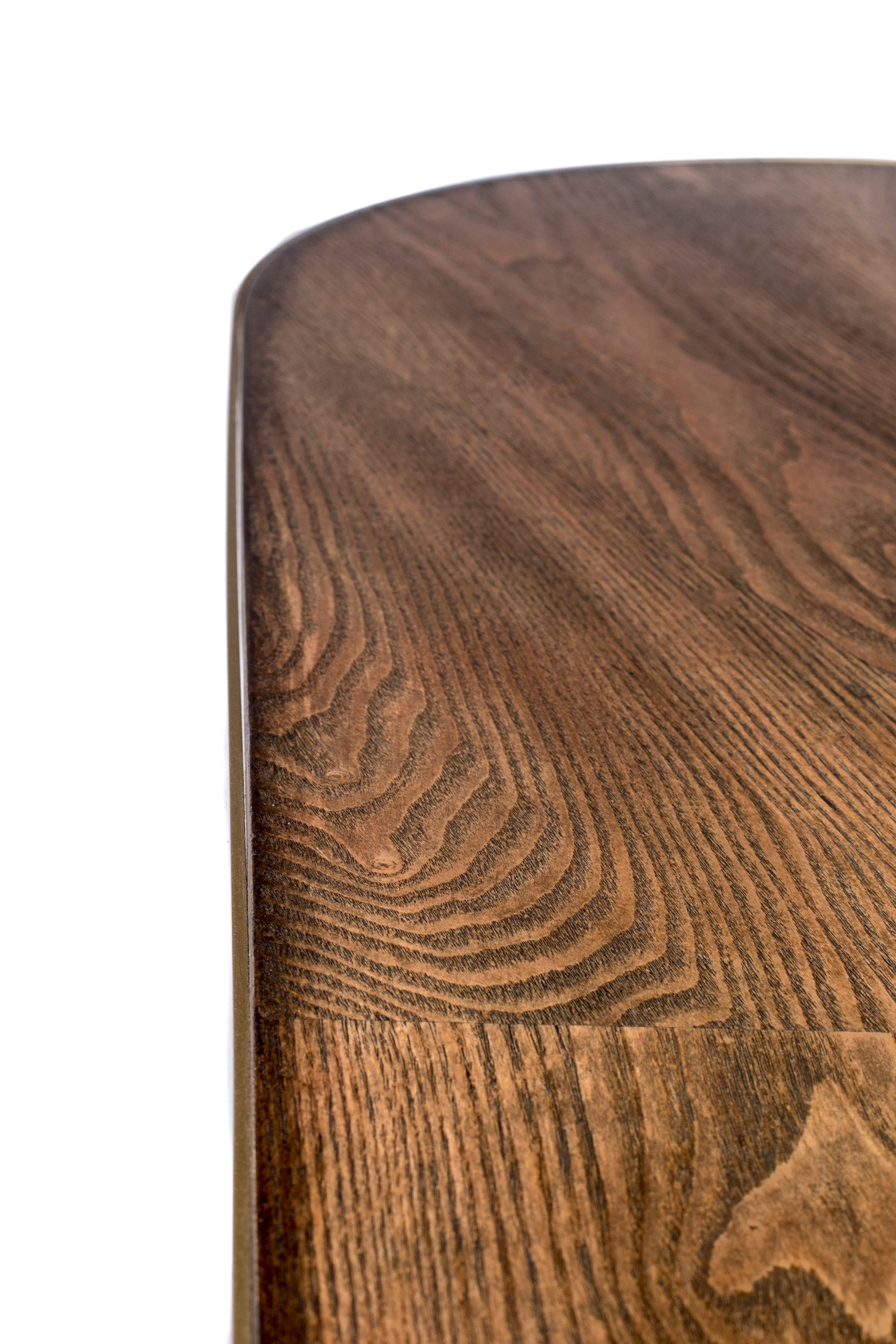 Bruine DENISE tafel met zwarte basis