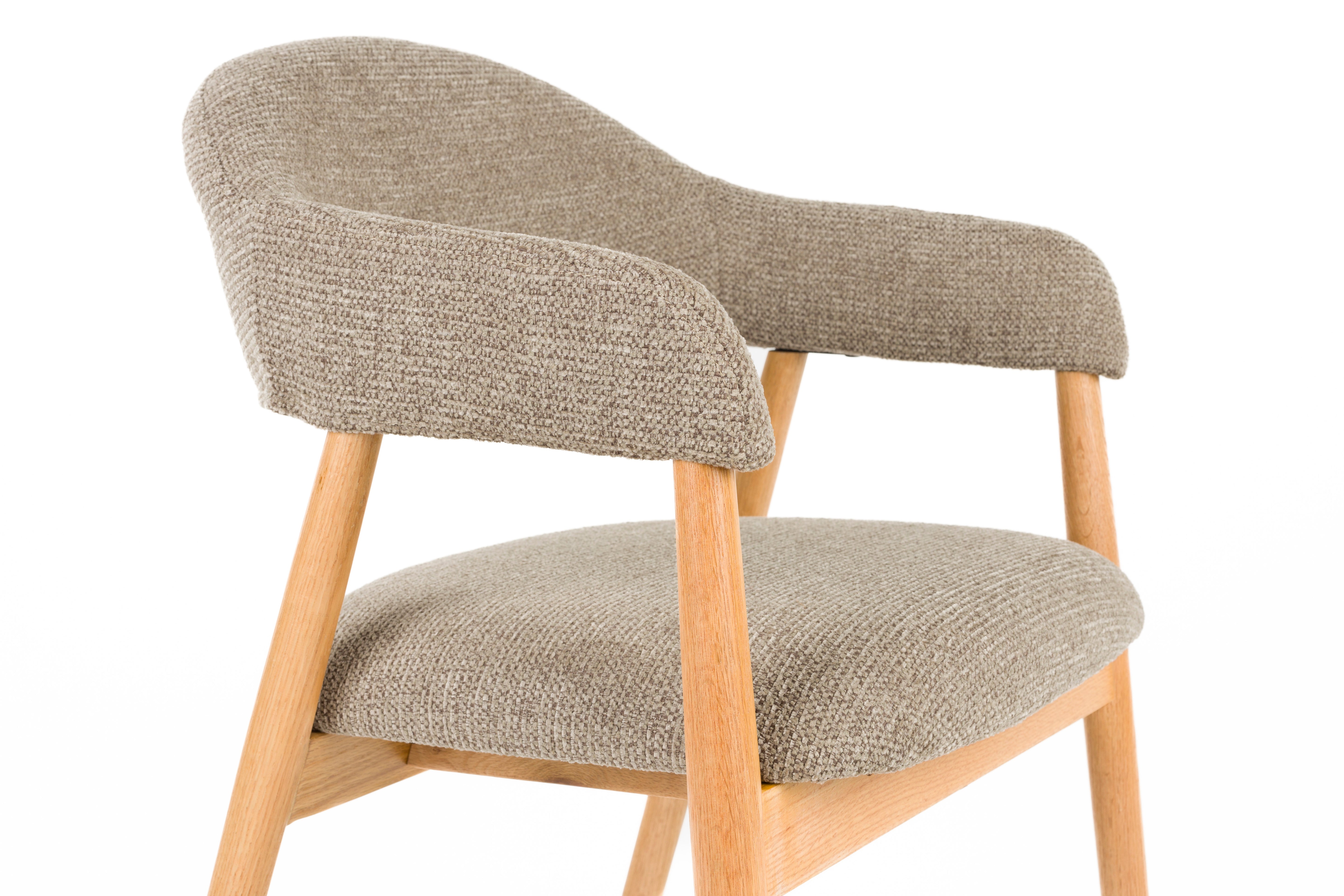 INDY Chair Brown with Wooden Base