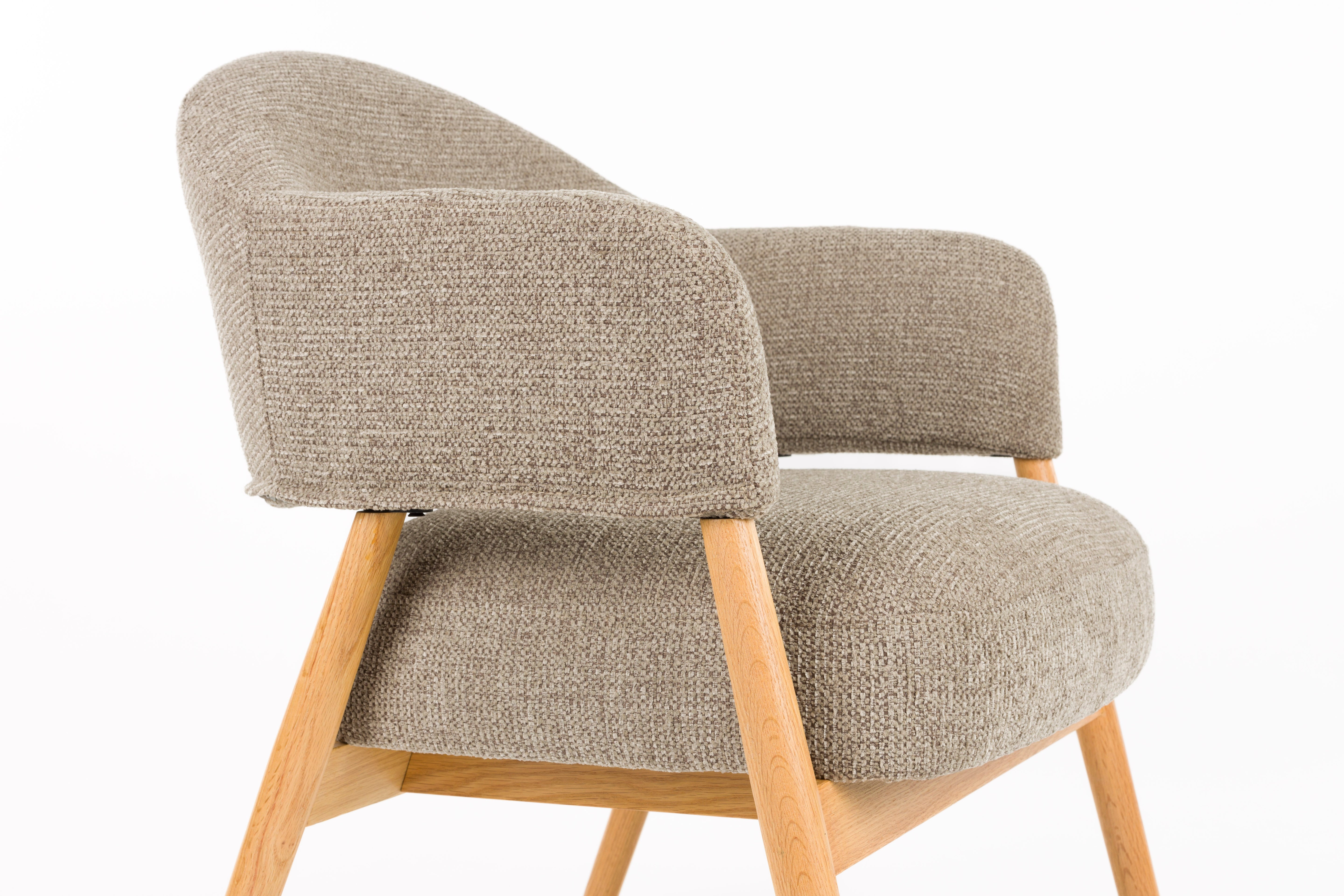 Fauteuil INDY bruin met houten basis