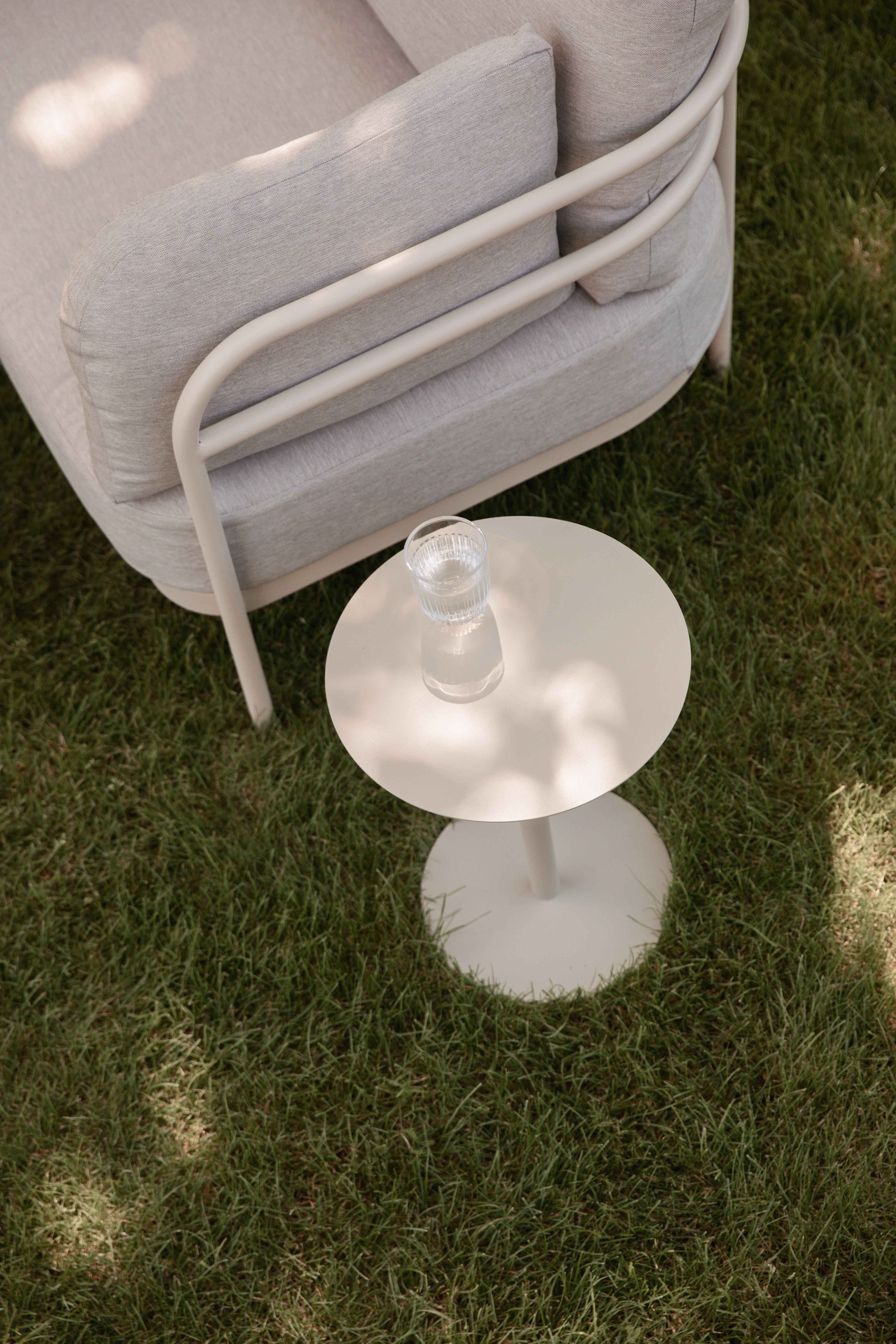 Beige bijzettafel SNOW