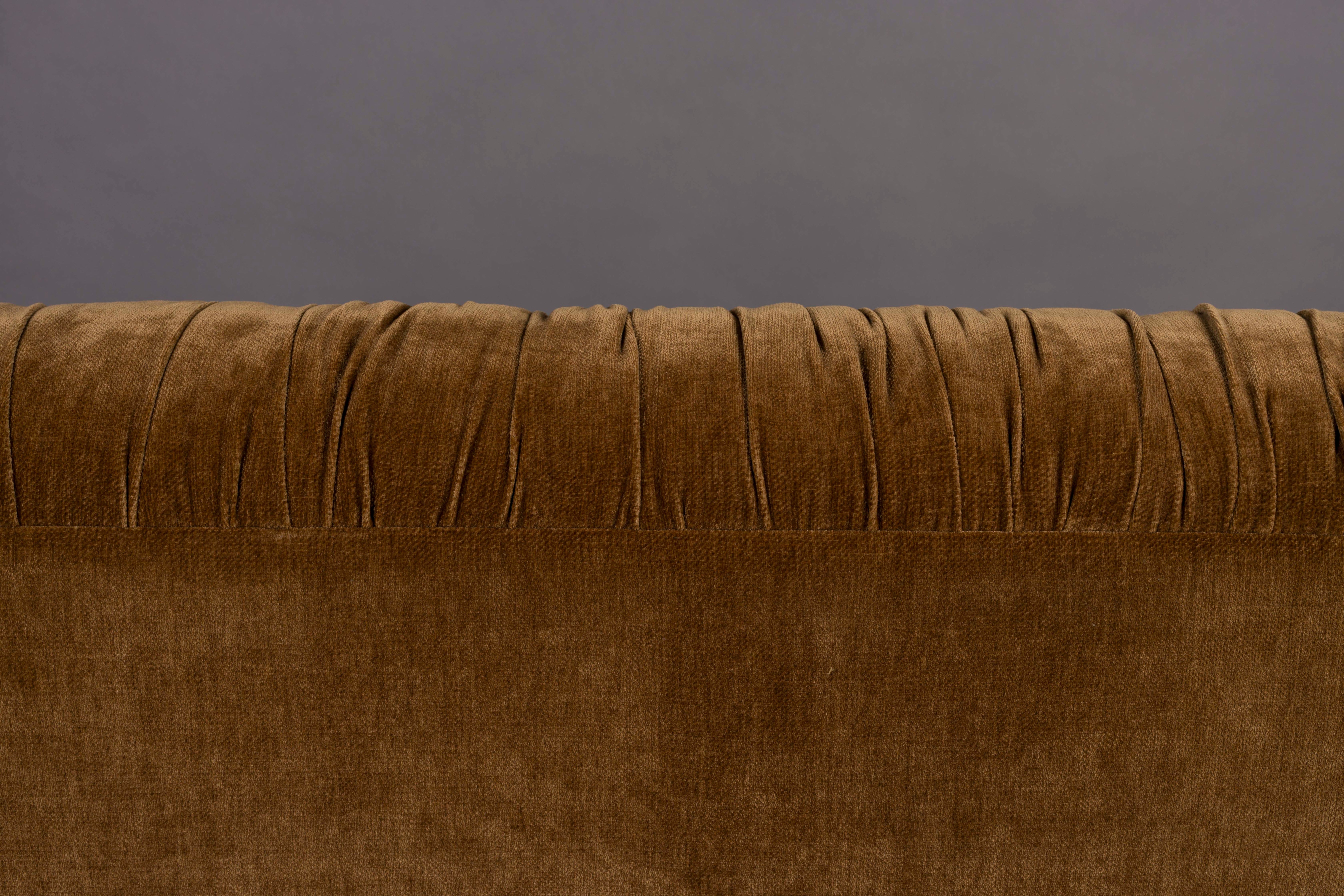 DOUGLAS sofa in cognac velvet