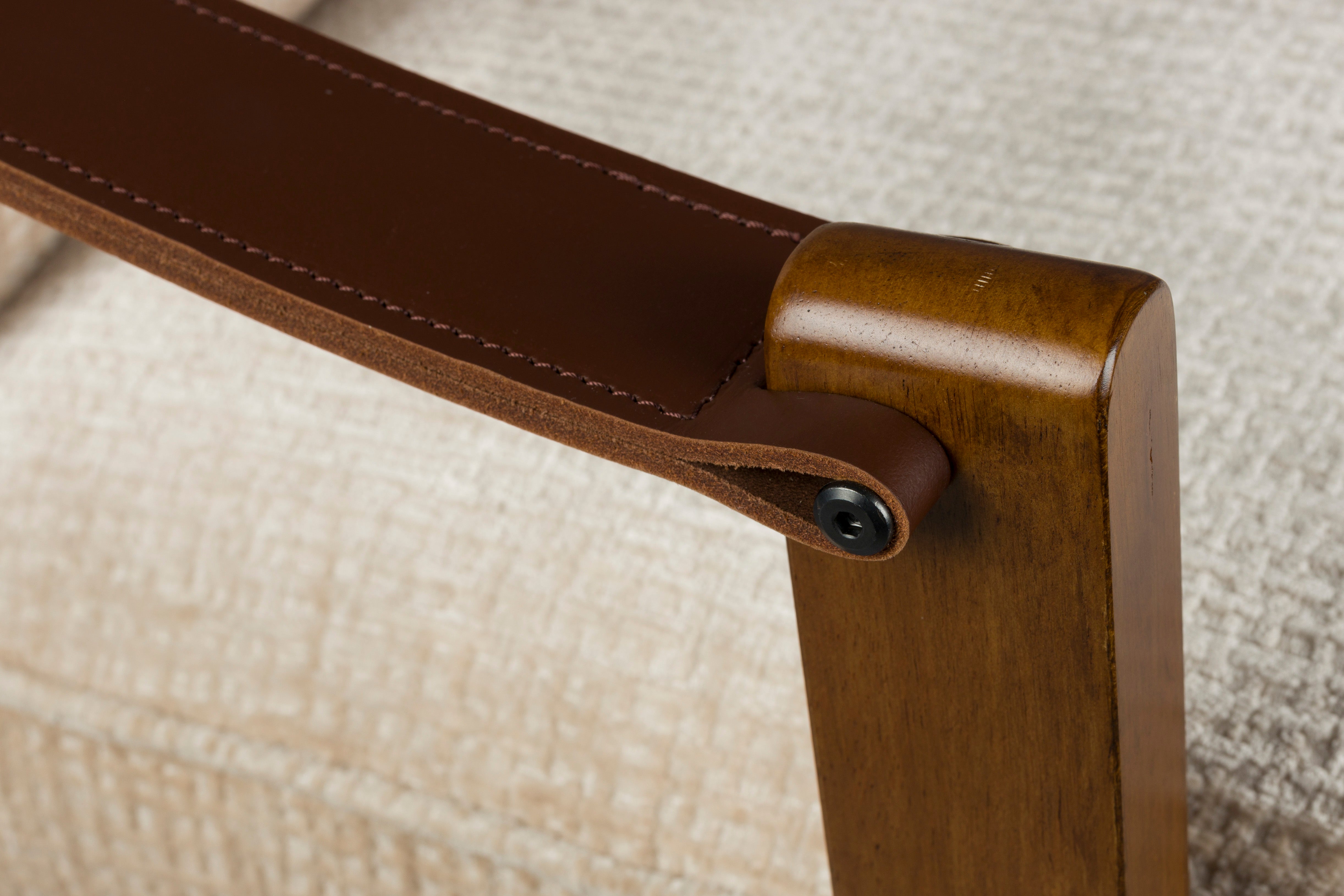 WASHINGTON armchair in beige with a wooden base