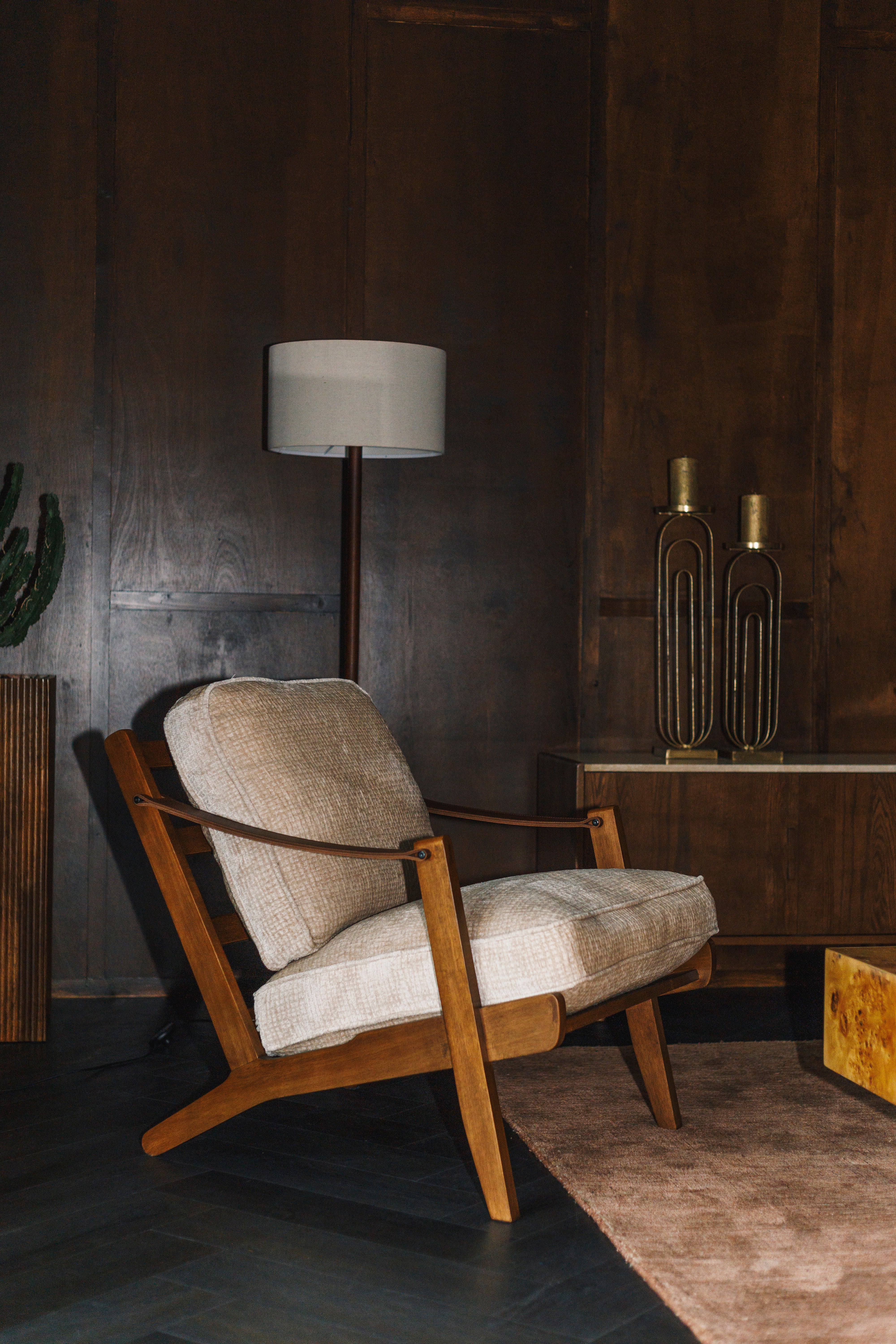 WASHINGTON armchair in beige with a wooden base