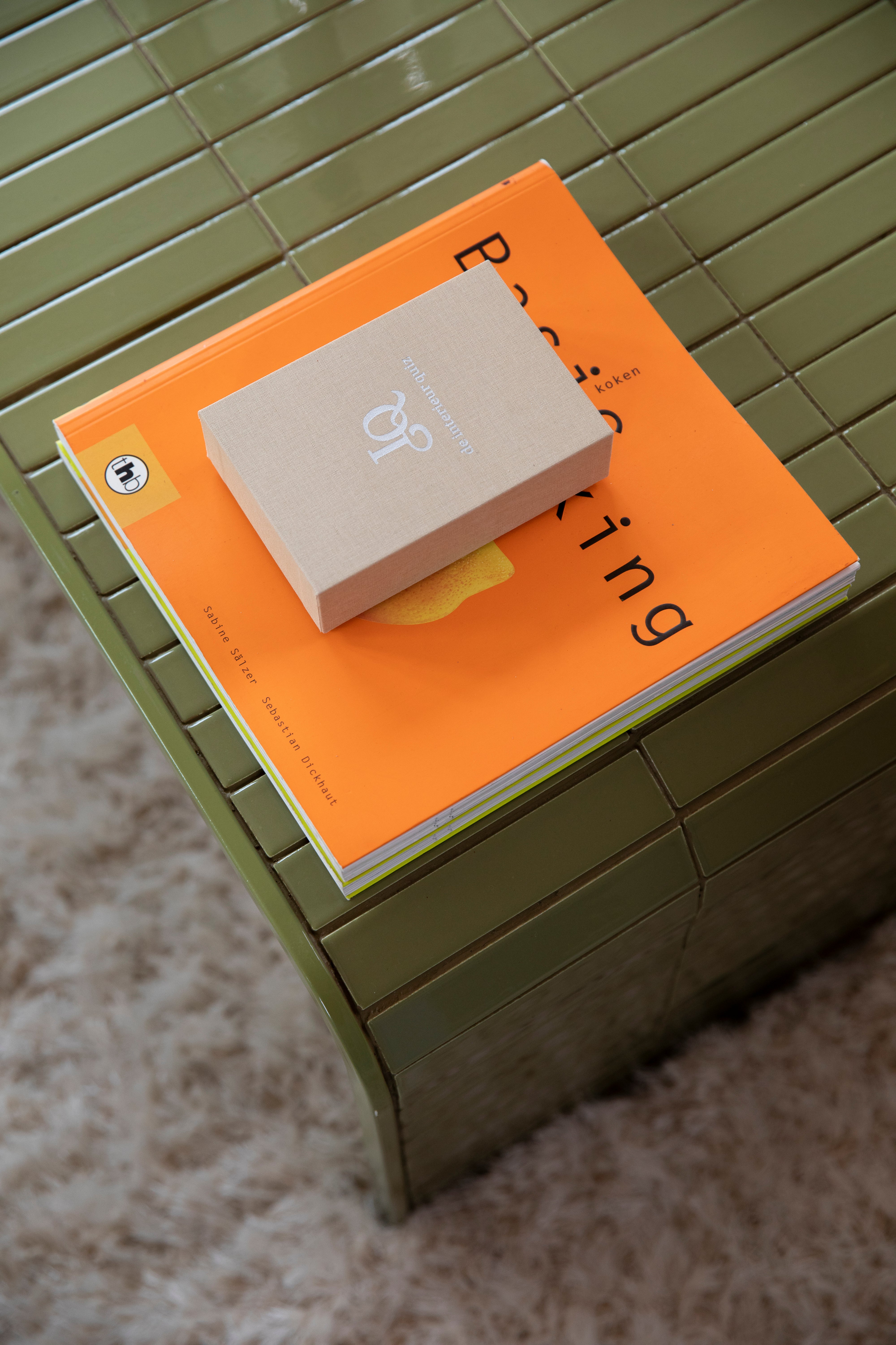 Couchtisch TILES grün