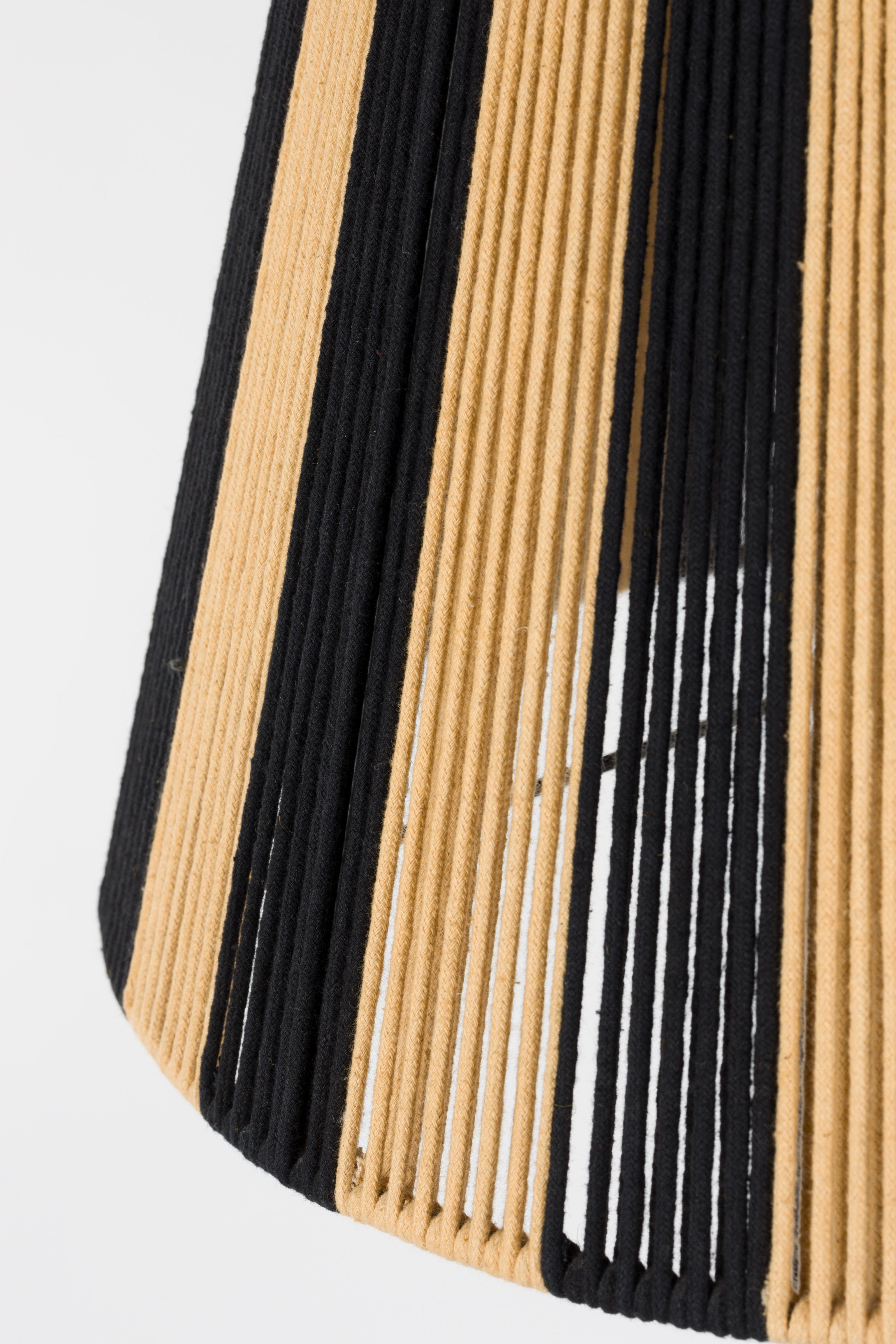 Stehlampe STRIPE IT UP hellbraun mit Schwarz