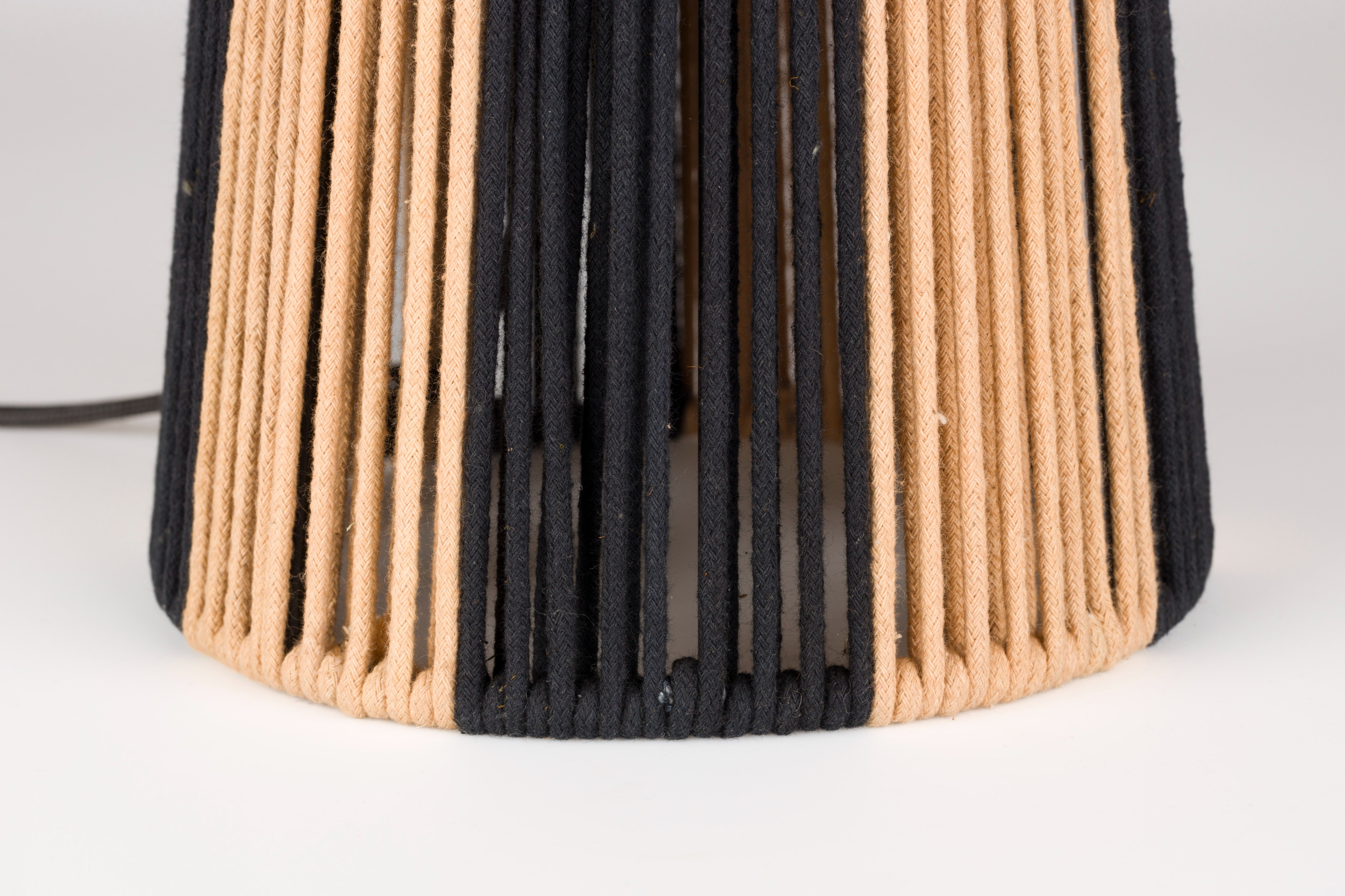 Tafellamp STRIPE IT UP lichtbruin met zwart