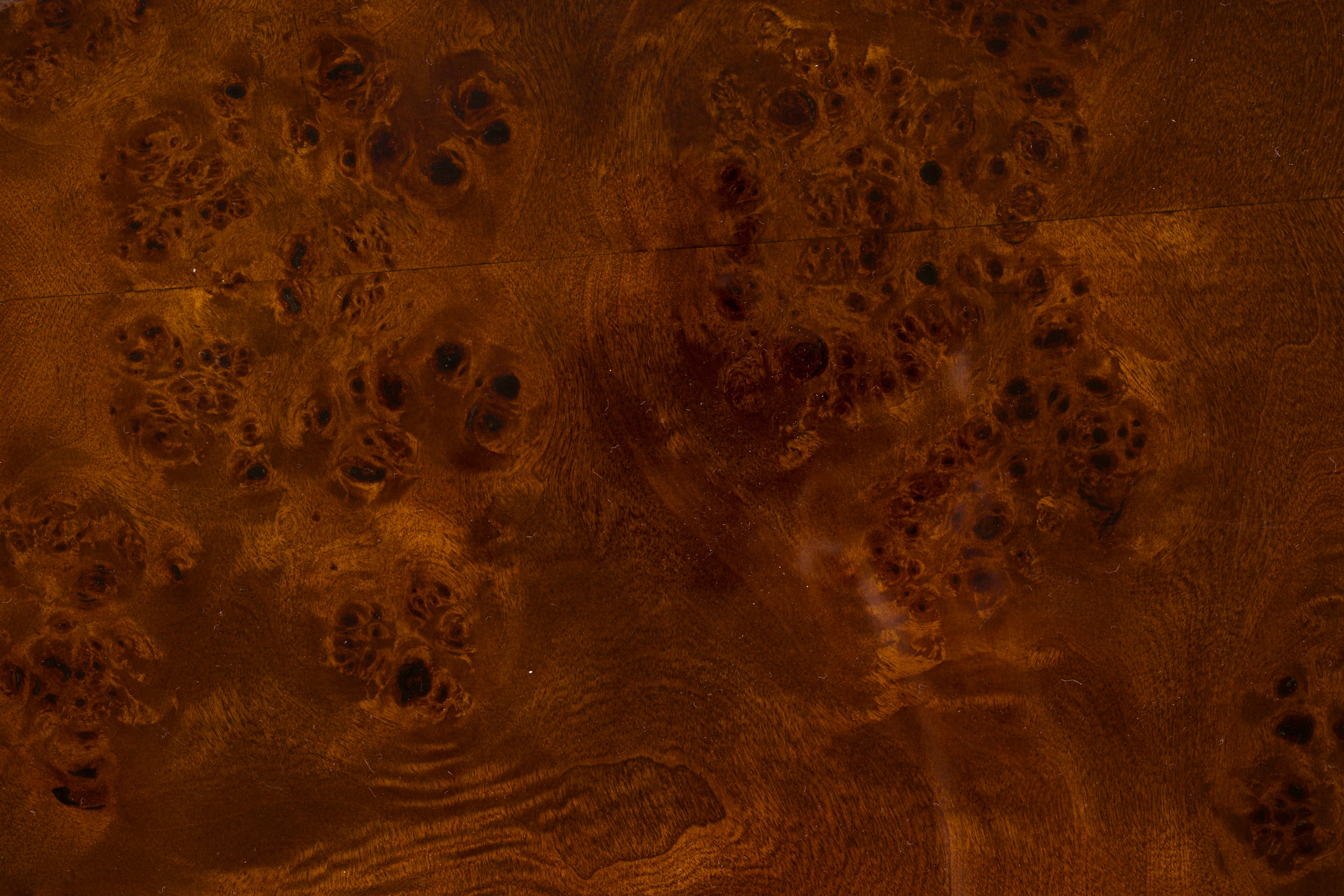 Bijzettafel QUINN notenhout