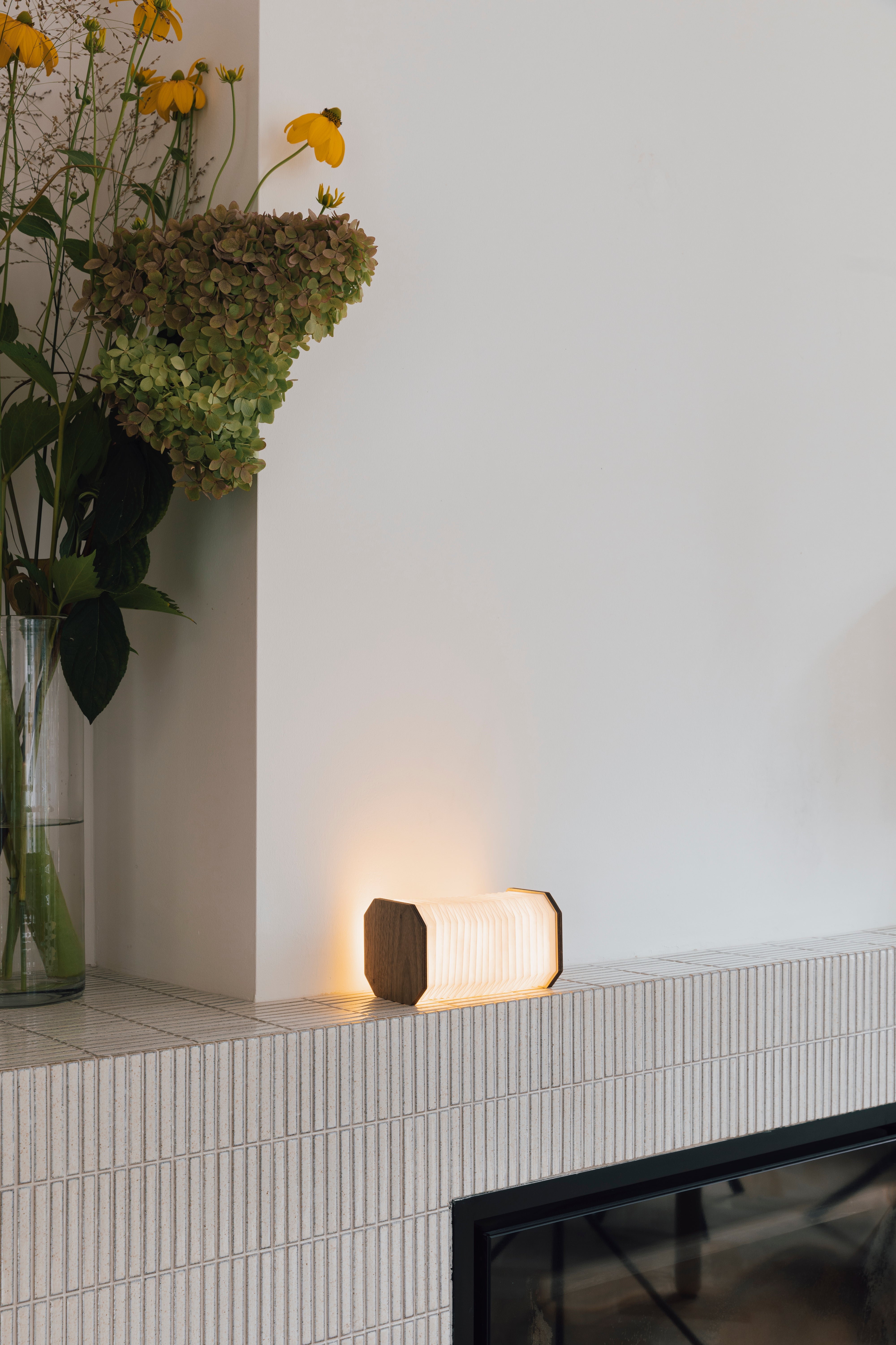 Portable lamp CAKE walnut veneer with white