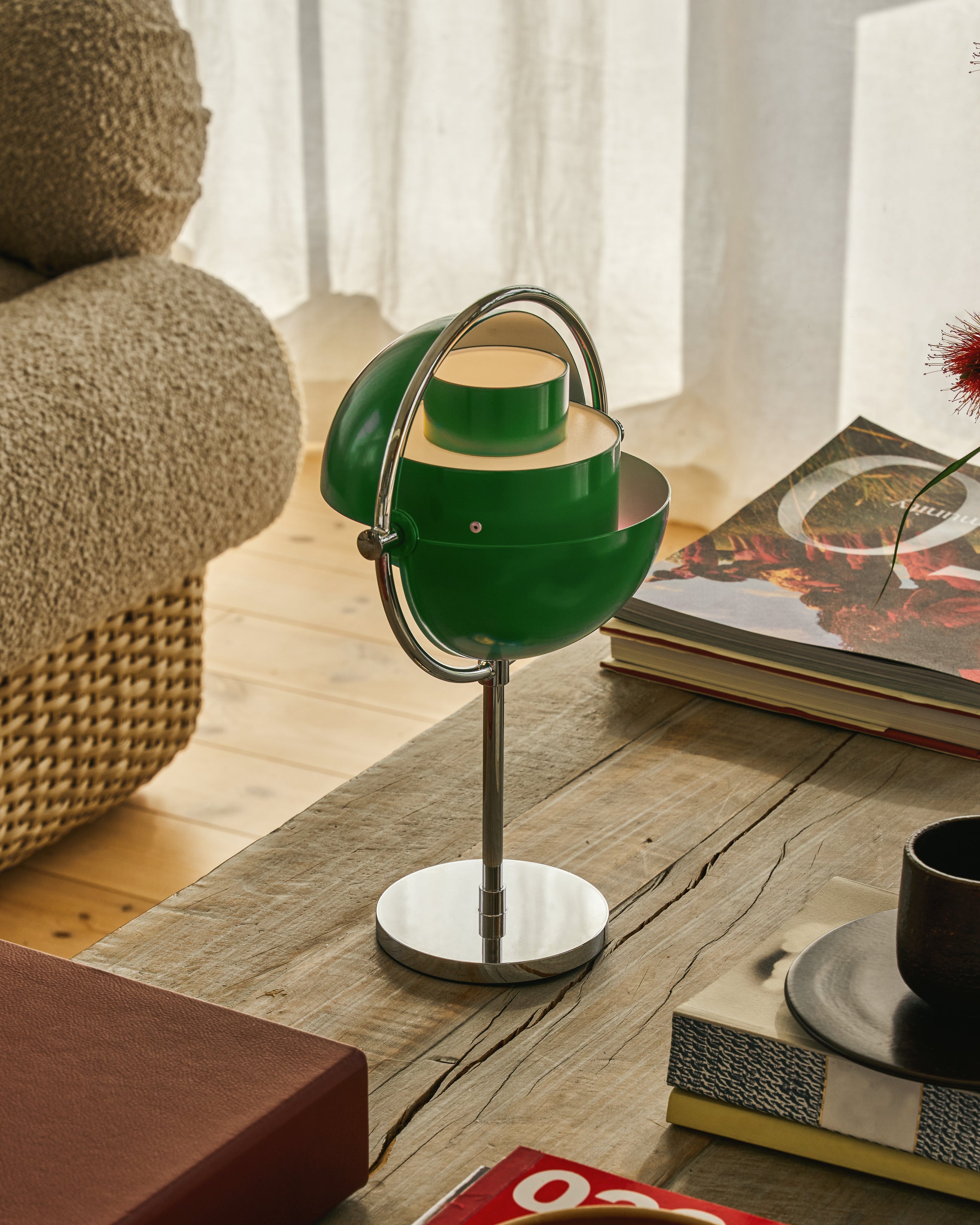 Draagbare lamp MULTI-LITE groen met verchroomde voet