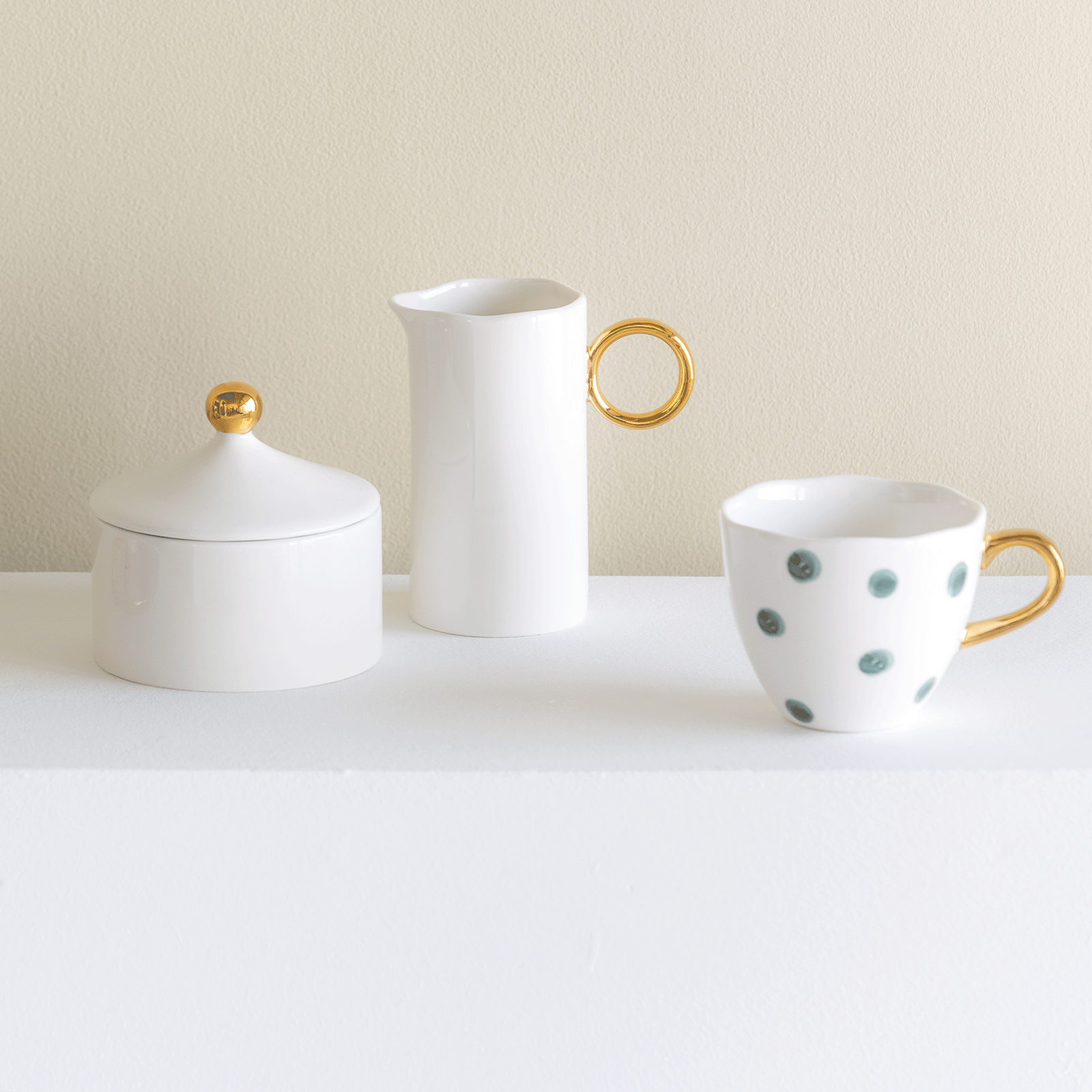 GOOD MORNING sugar bowl in white with gold finish