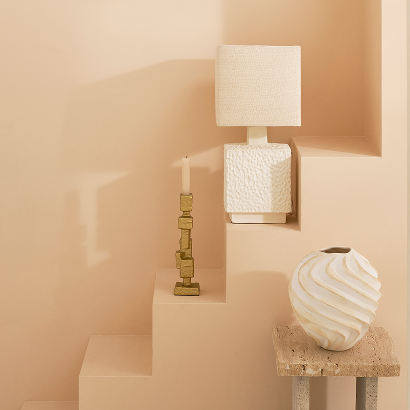 Beige keramische vaas RIBBED met wit