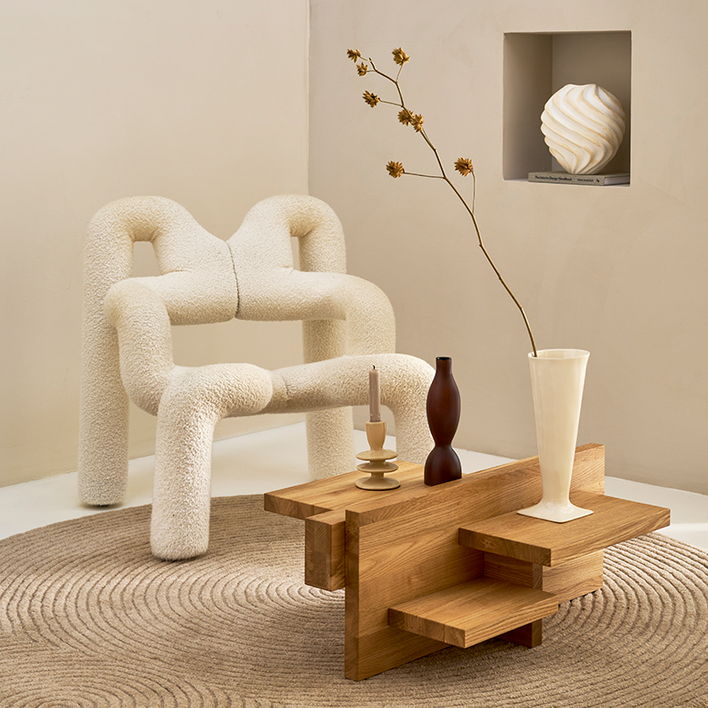 Beige keramische vaas RIBBED met wit