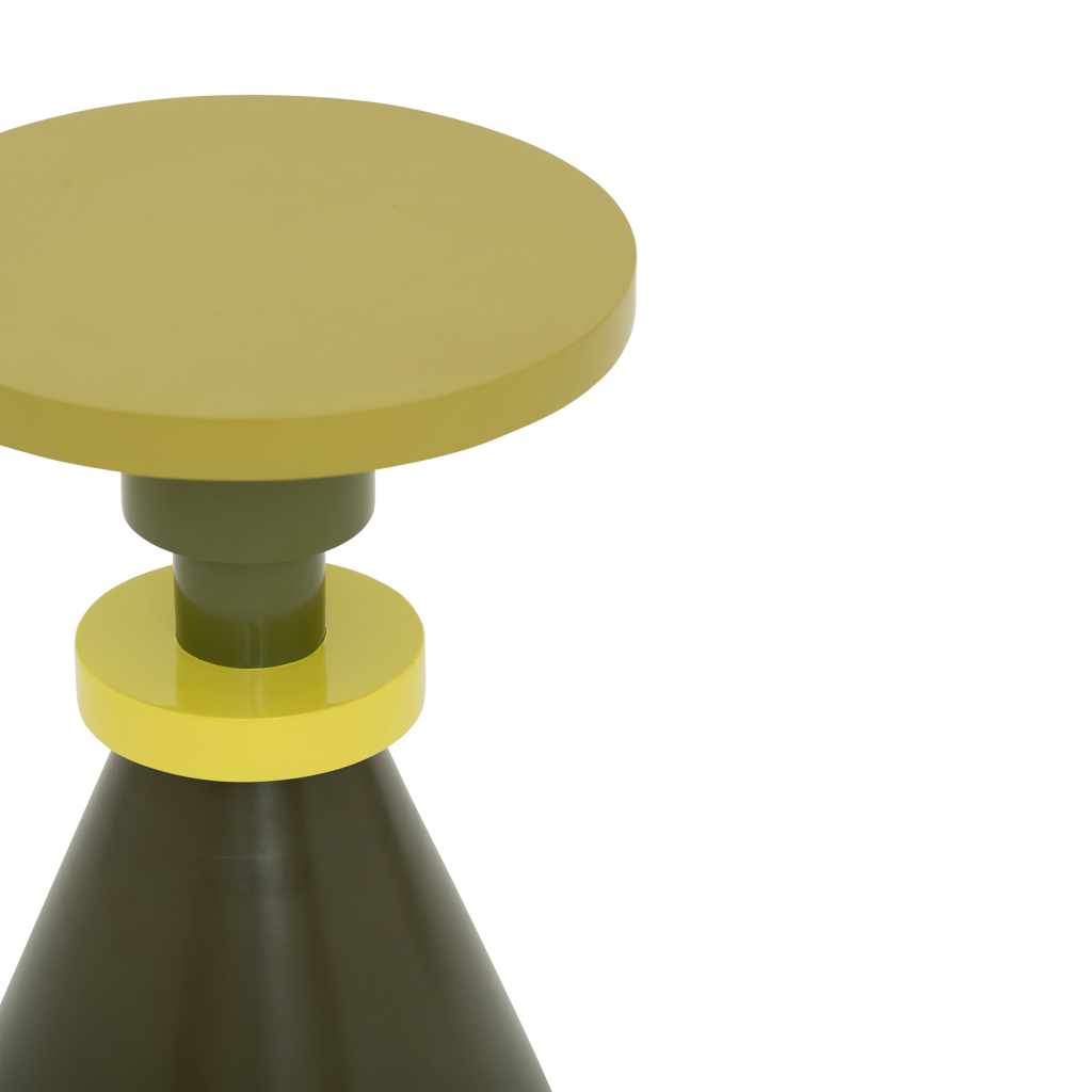 Groene GJENG bijzettafel met gele accenten