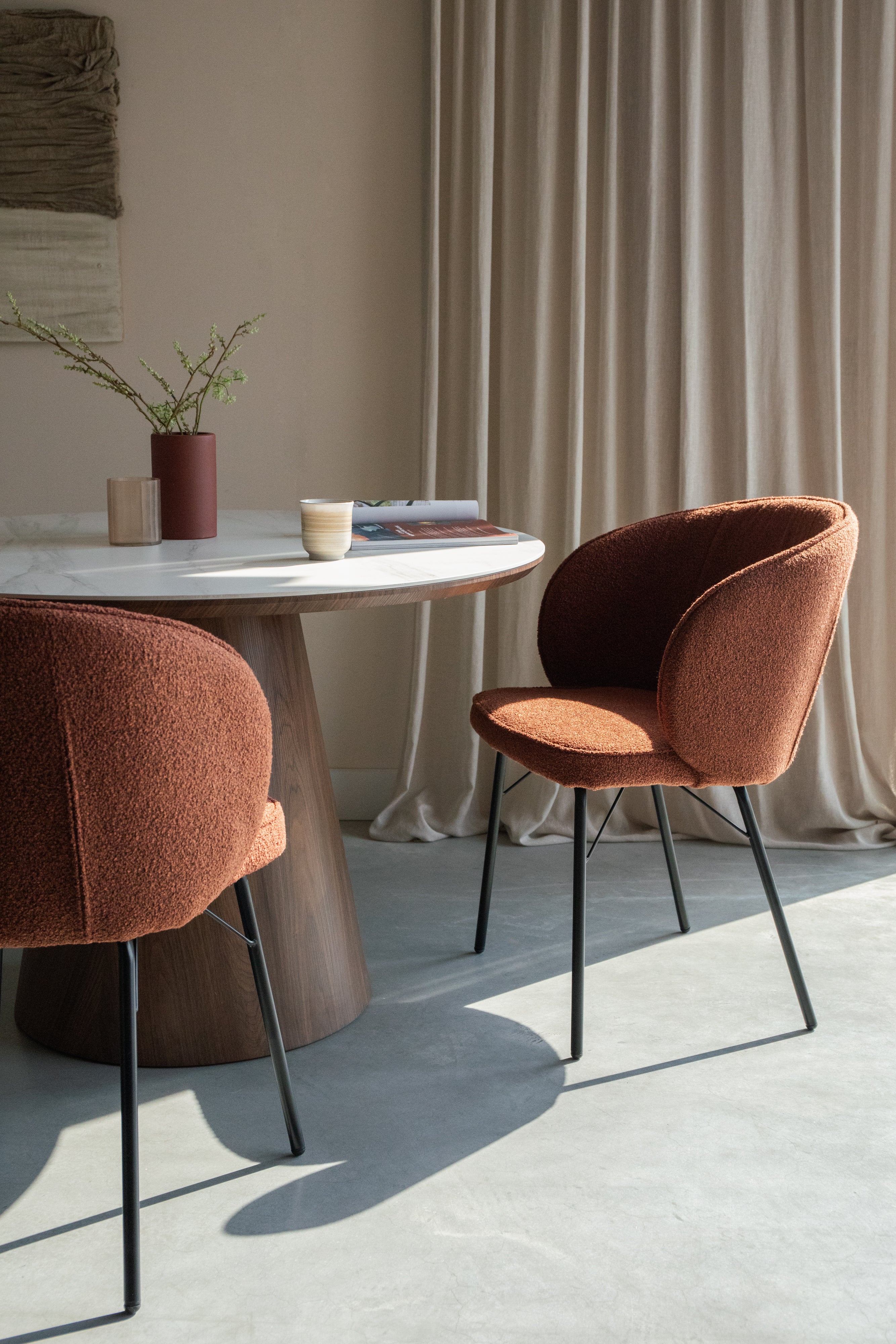 JOA Chair terracotta with black base