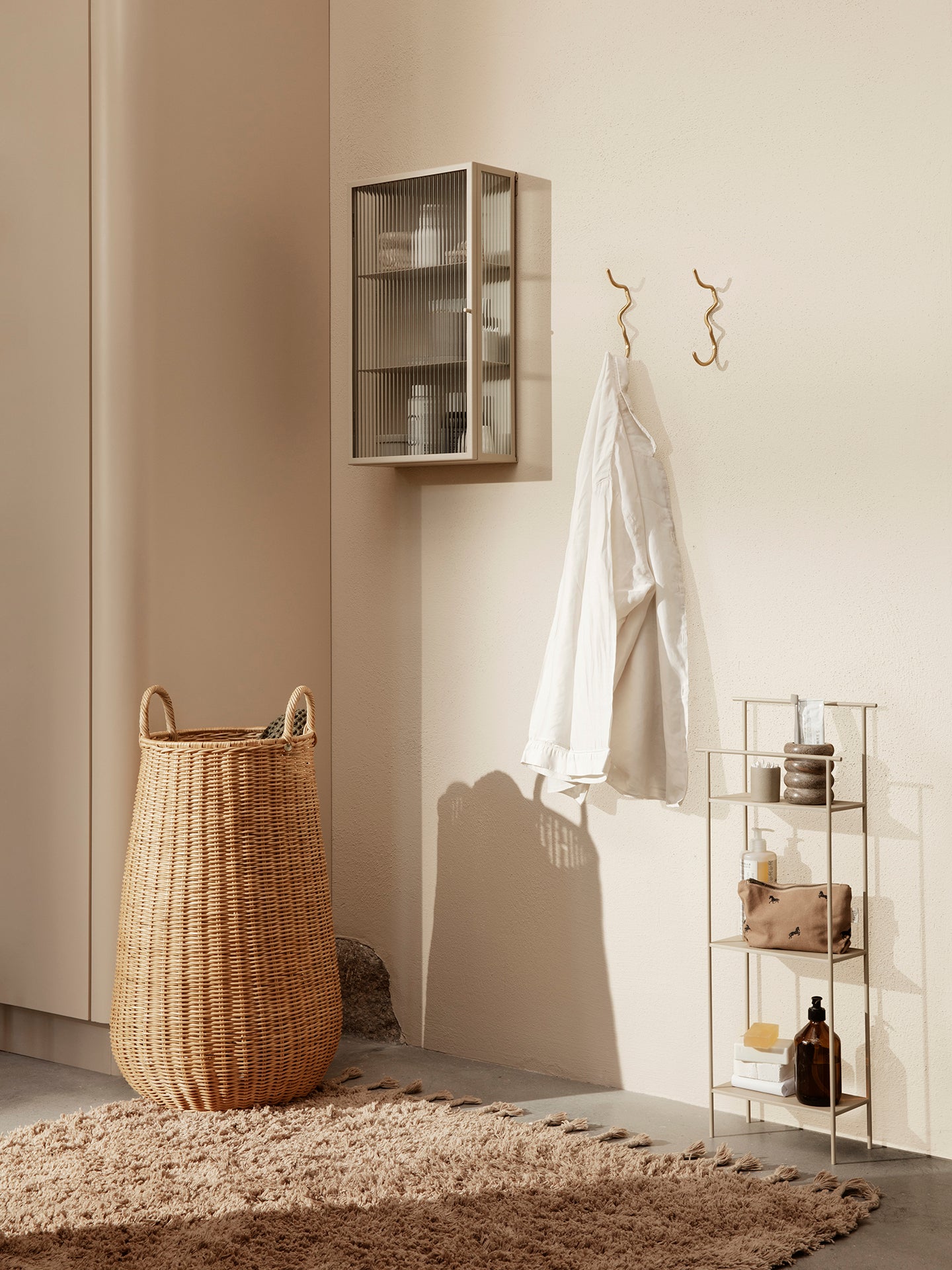 Vloerkleed AMASS WIT PEPER zandkleurig met lange haren