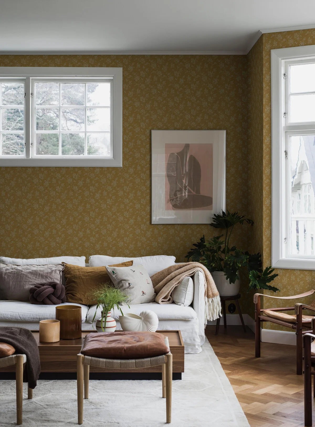 Behang met een bloemenpatroon HIP ROSE geel