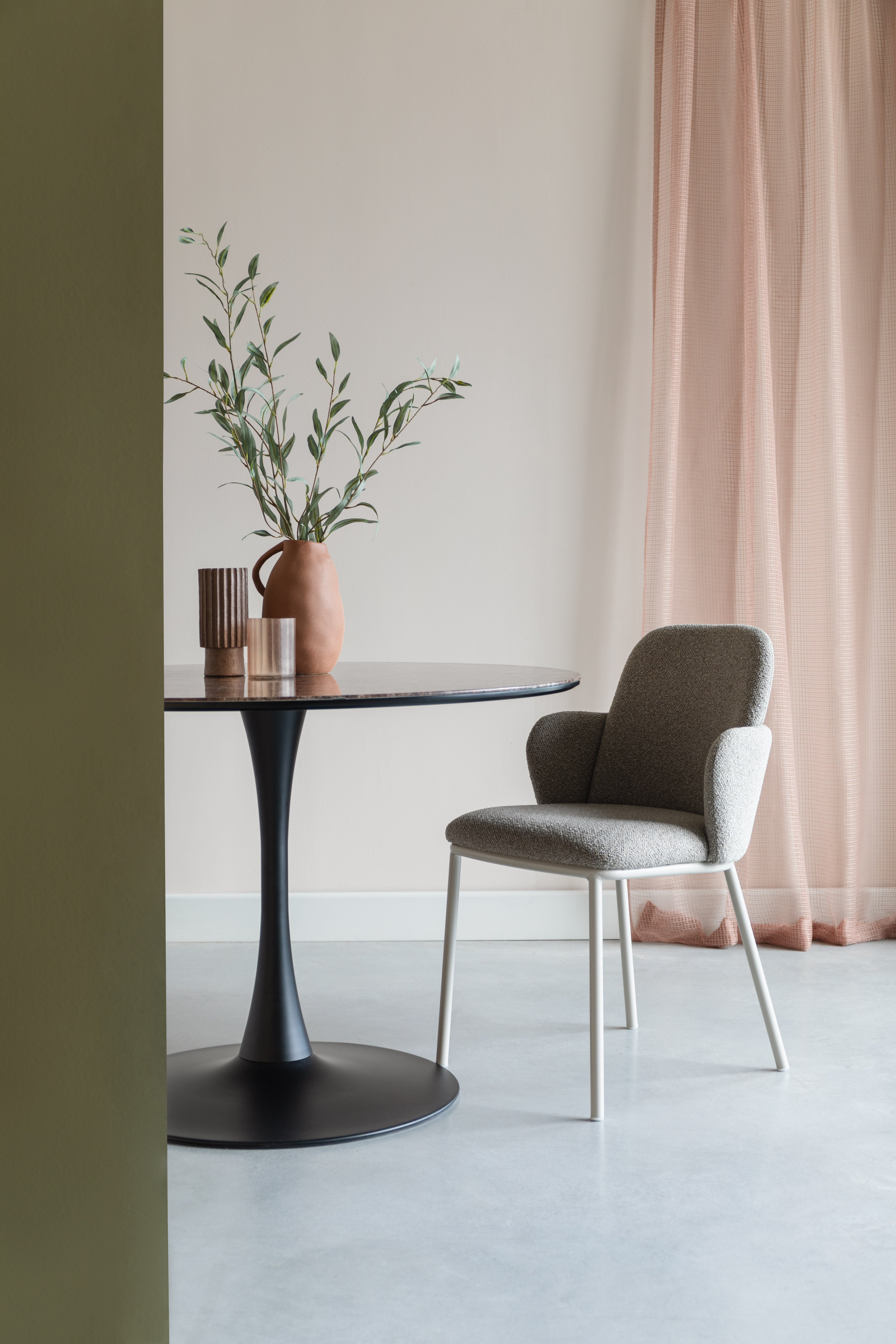 JERRICO armstoel grijsbruin