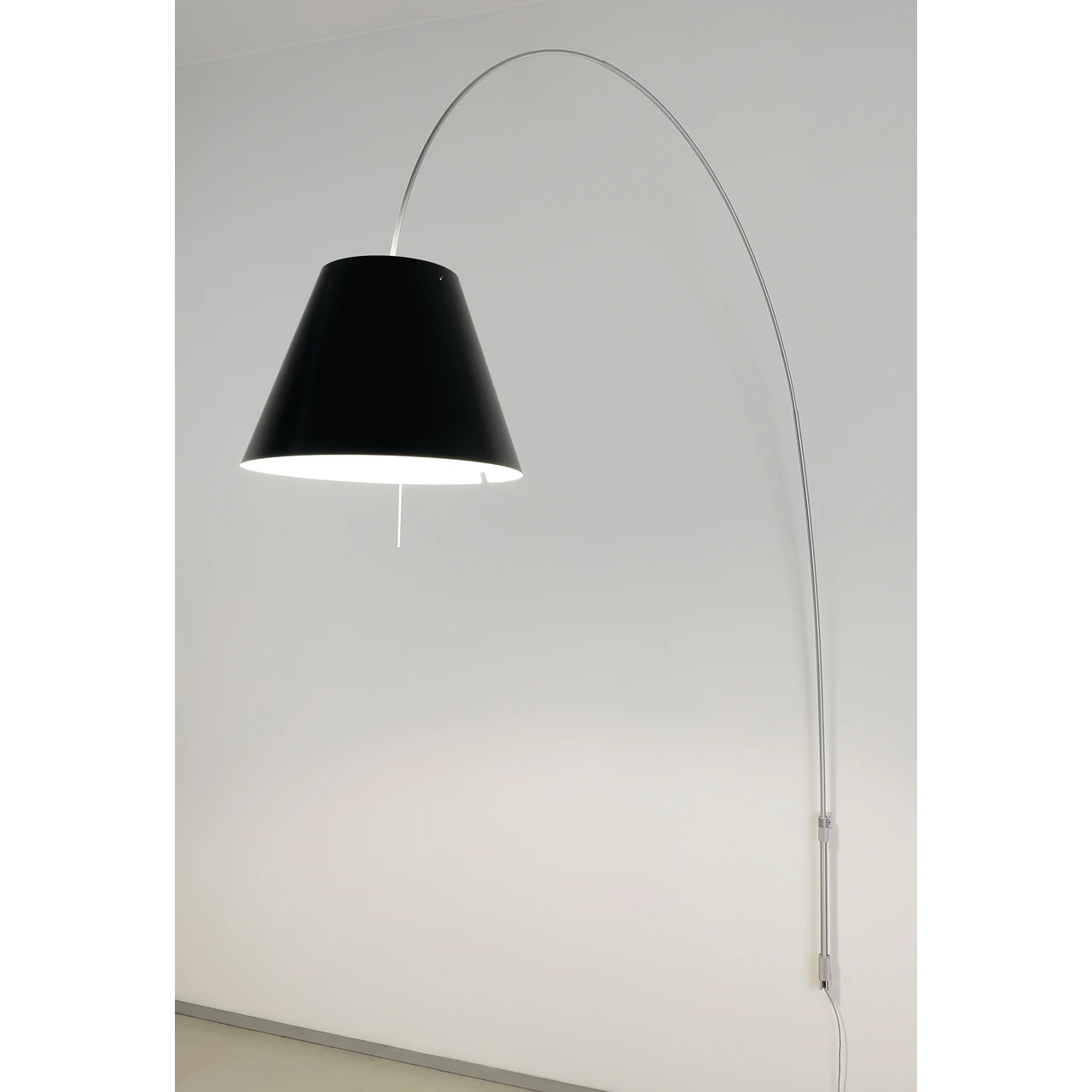 Wandlamp met arm LADY COSTANZA zwart