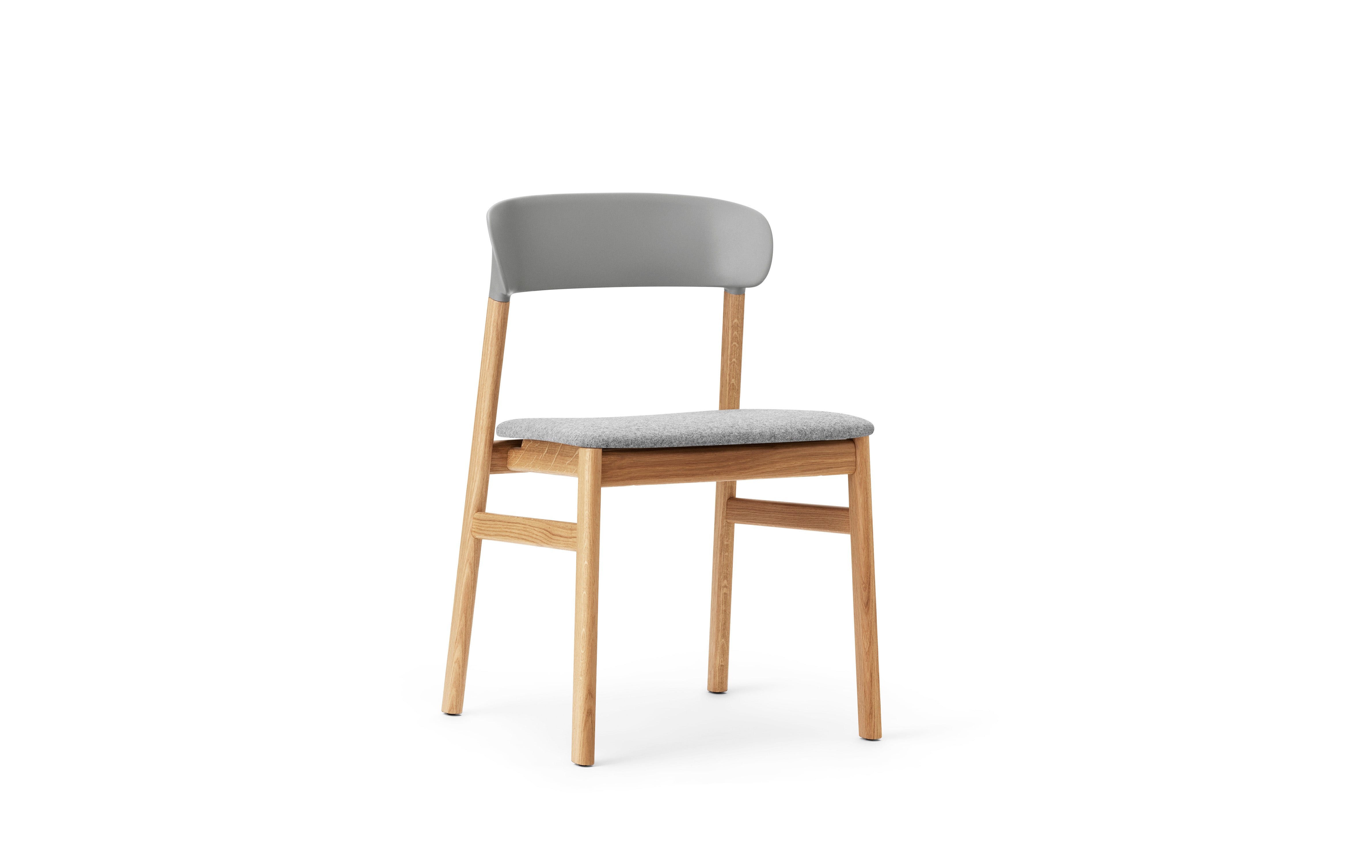 Herit upholstered chair with a natural oak base
