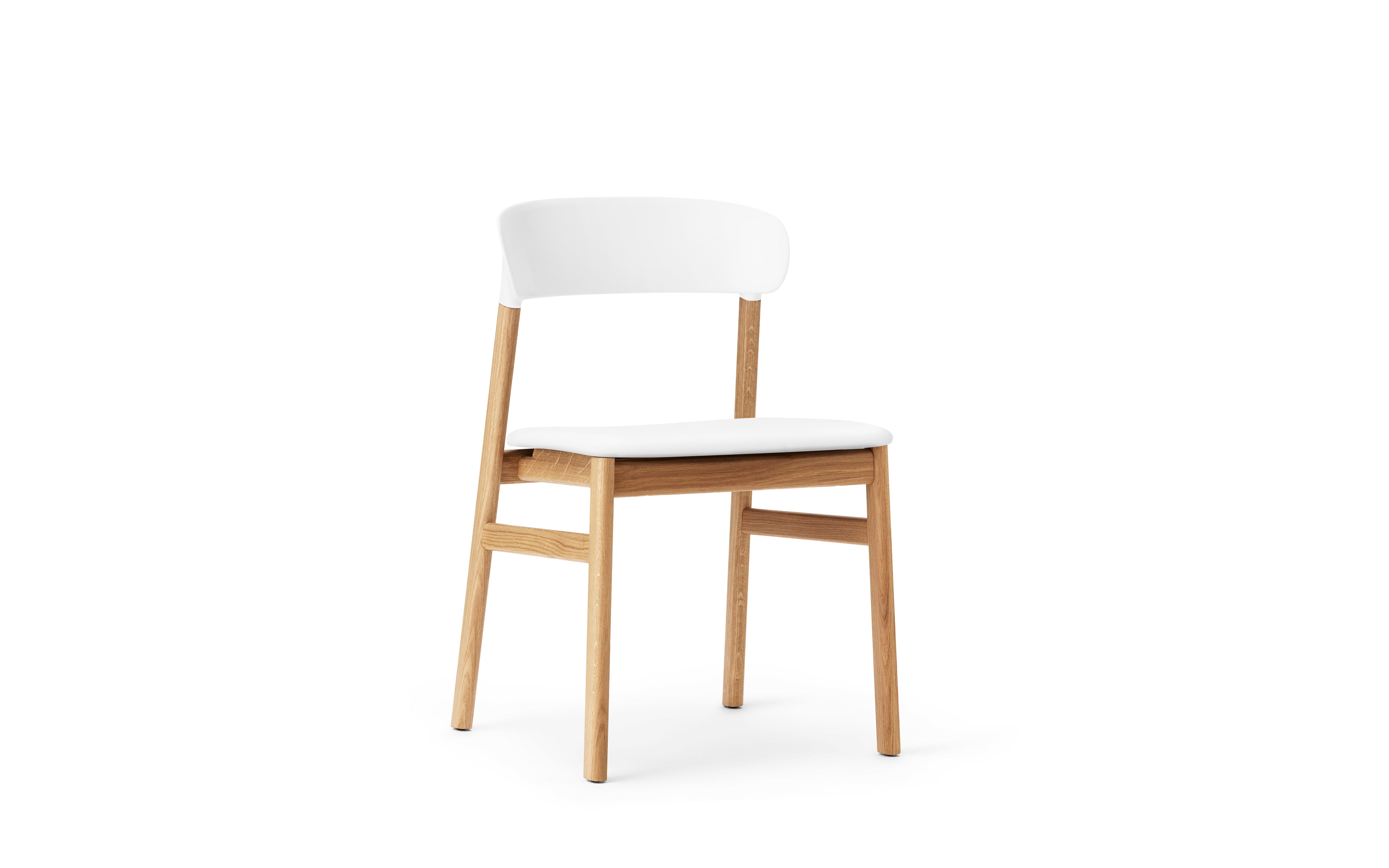 Herit upholstered chair with a natural oak base