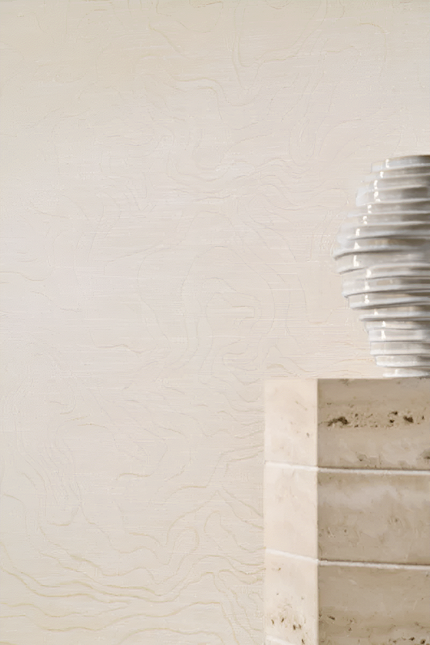 Muurschildering textielstructuur ONDES PRÉCIEUSES - IVORE DORÉ ivoor met goud