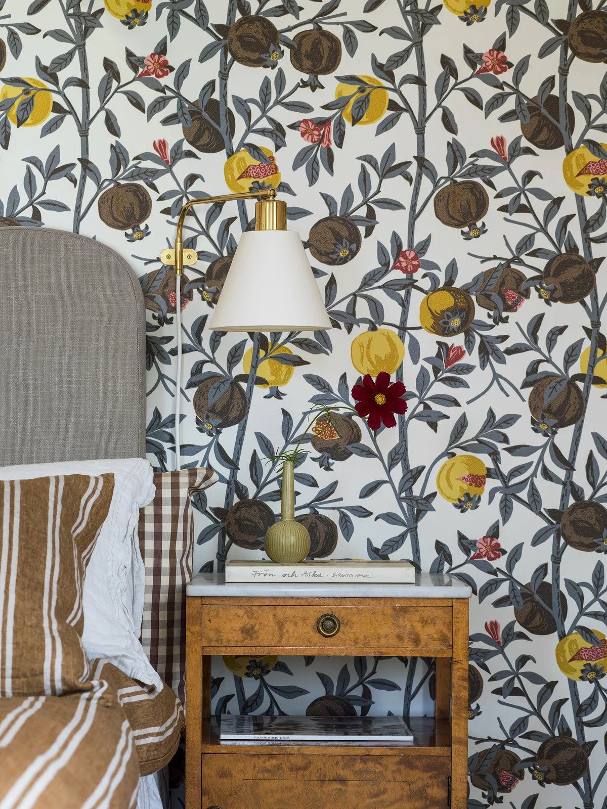 Fruit Pattern Wallpaper GRANATAPPLE White with Brown