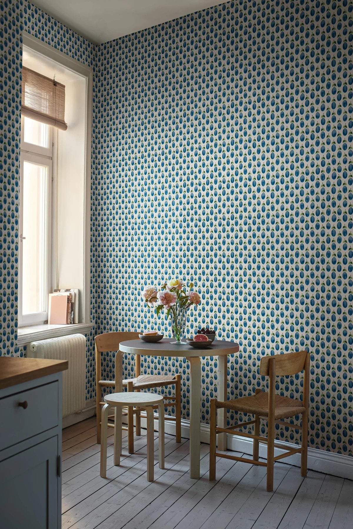 White PRUNUS Fruit Plant Motif Wallpaper with Blue