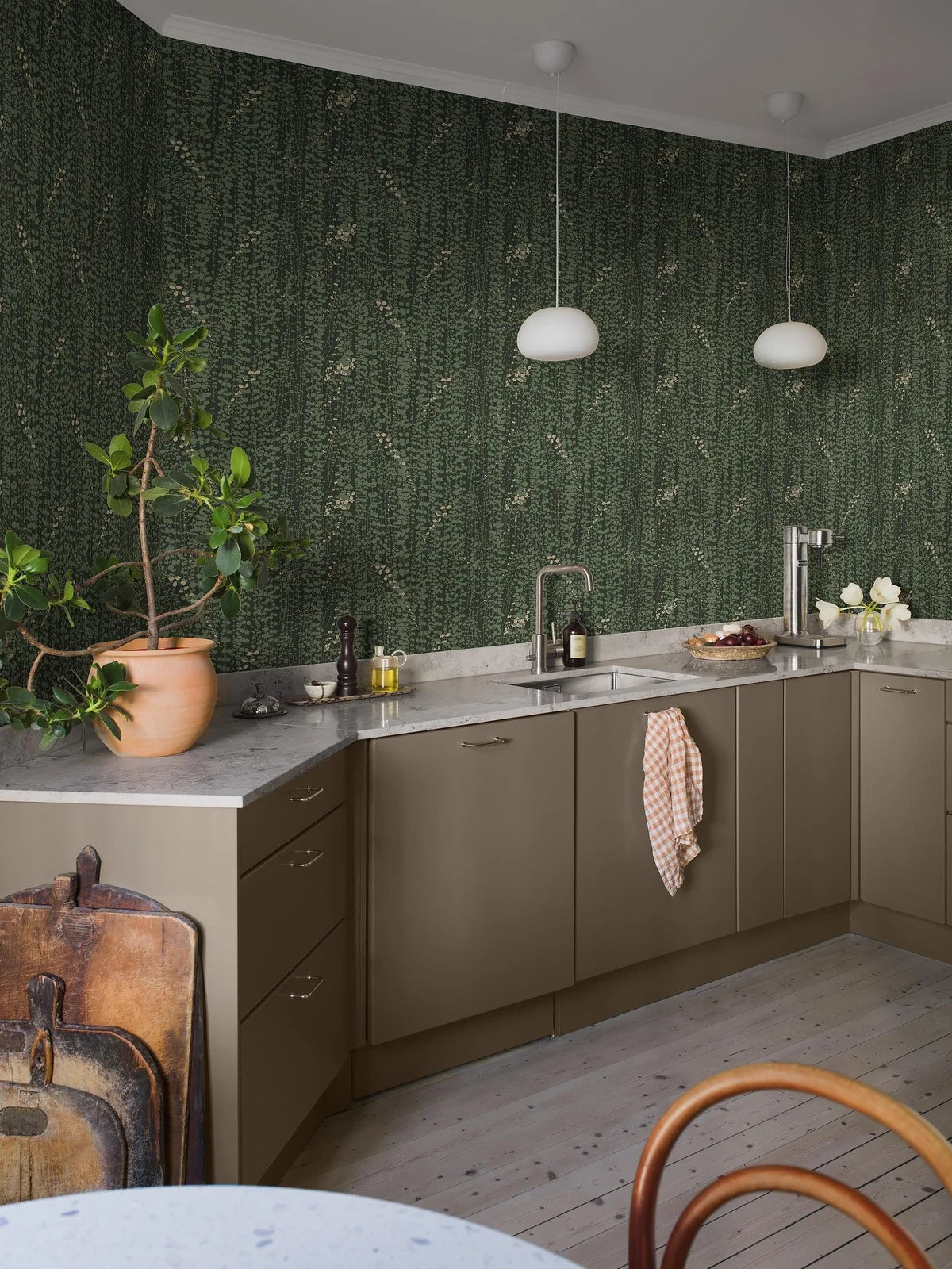 Green Leaf Patterned Wallpaper RANKE