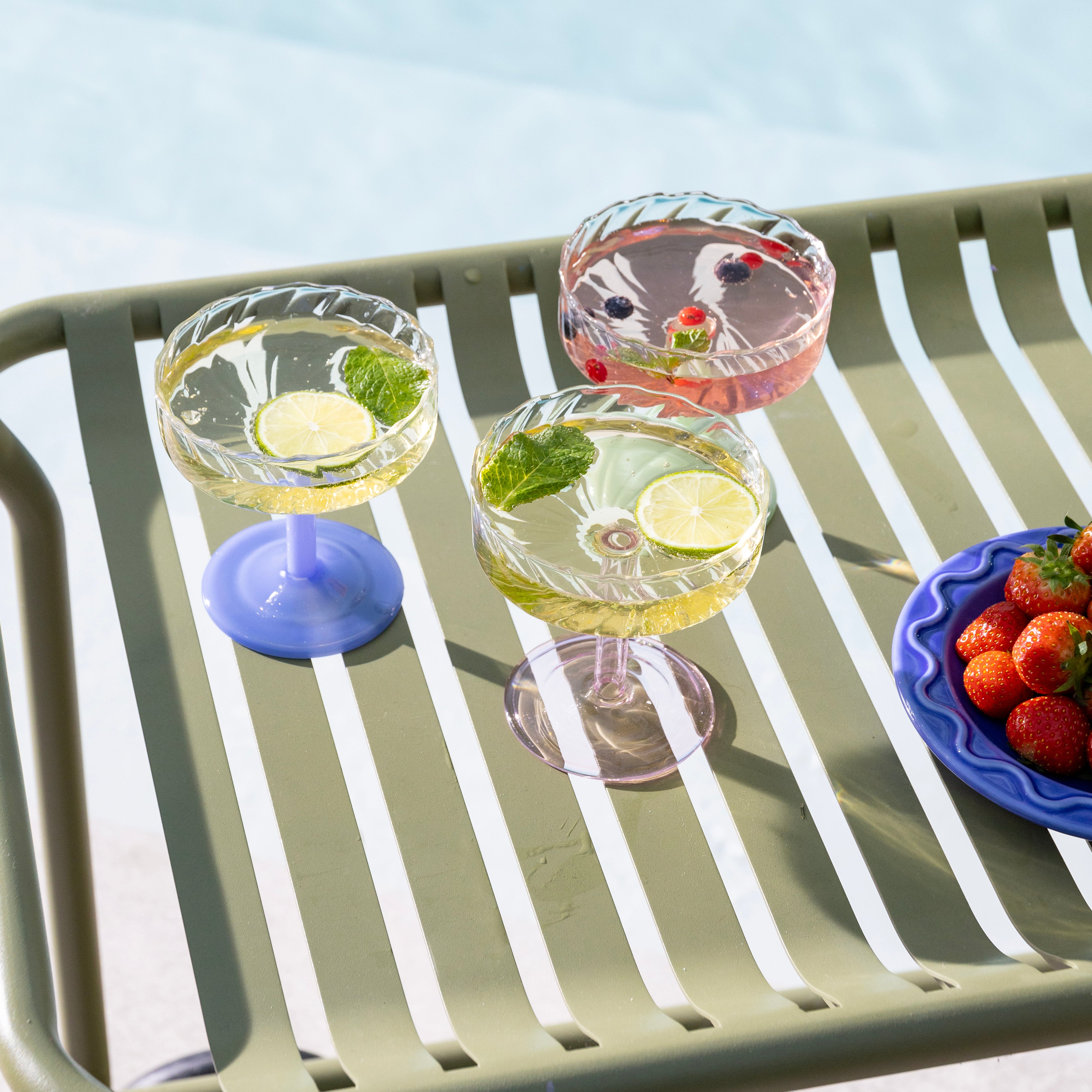 Set van glazen wijnglazen TWIRL roze