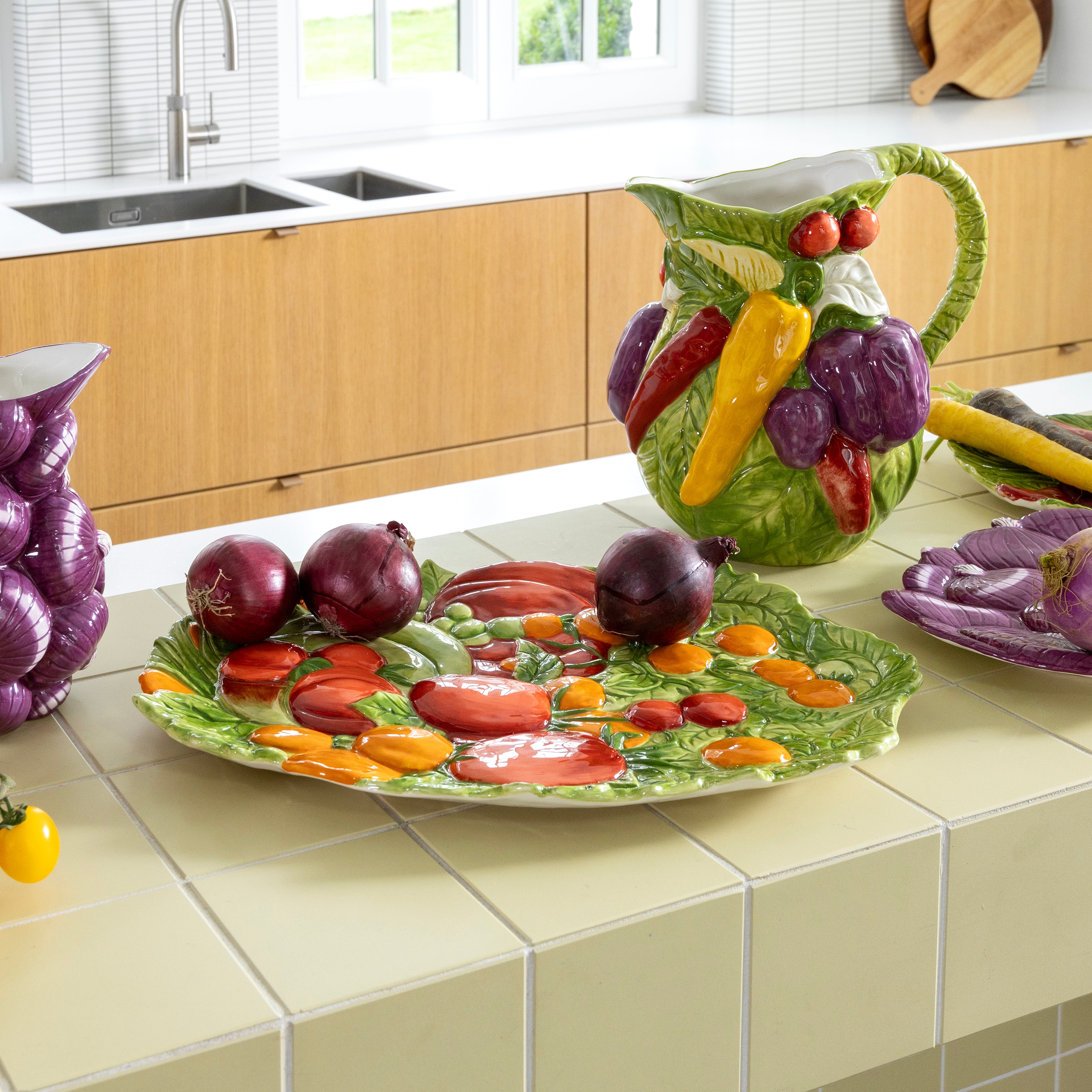 LEGUME PEPPER green platter with yellow and red