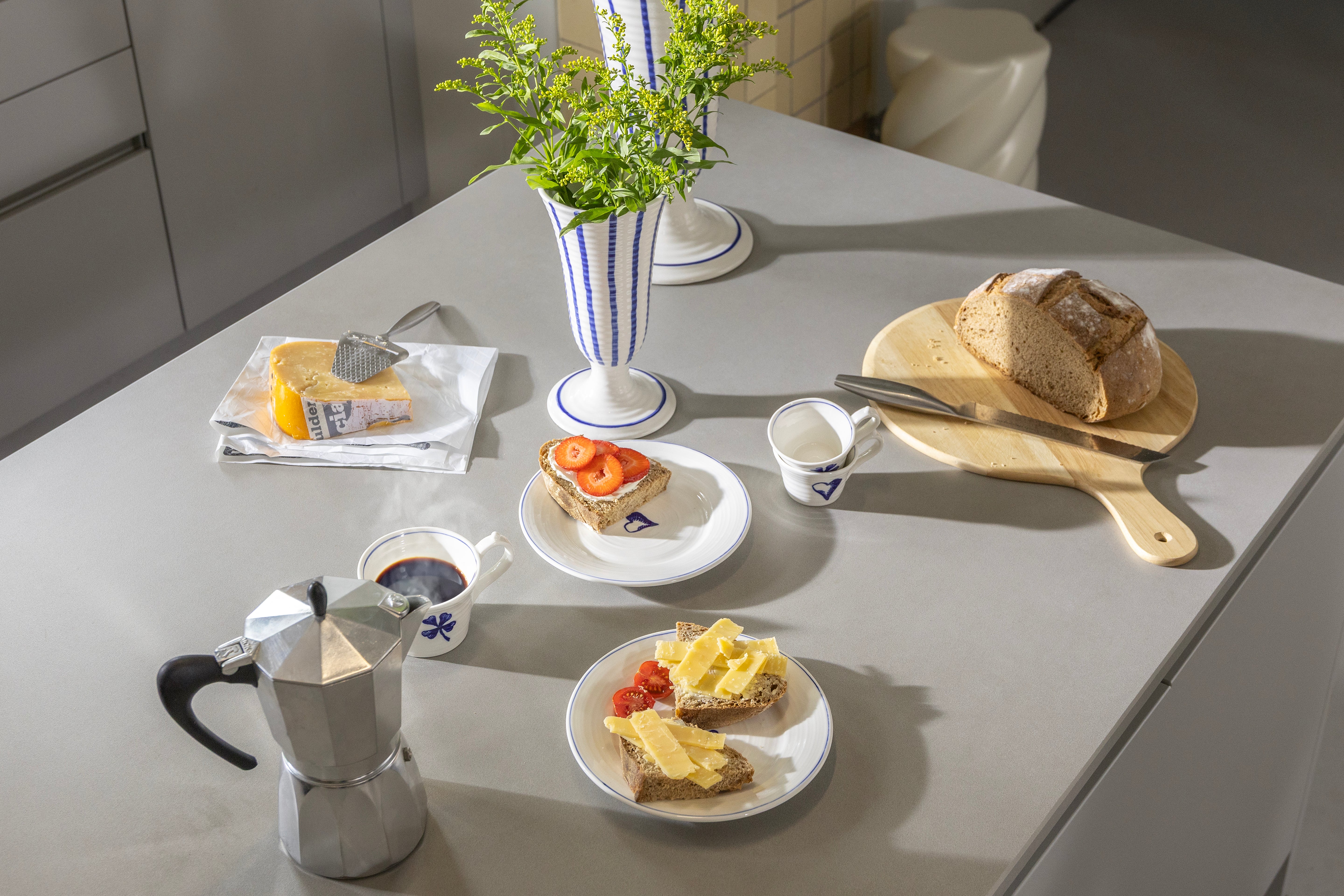 ANOUK HEART white and blue plate set