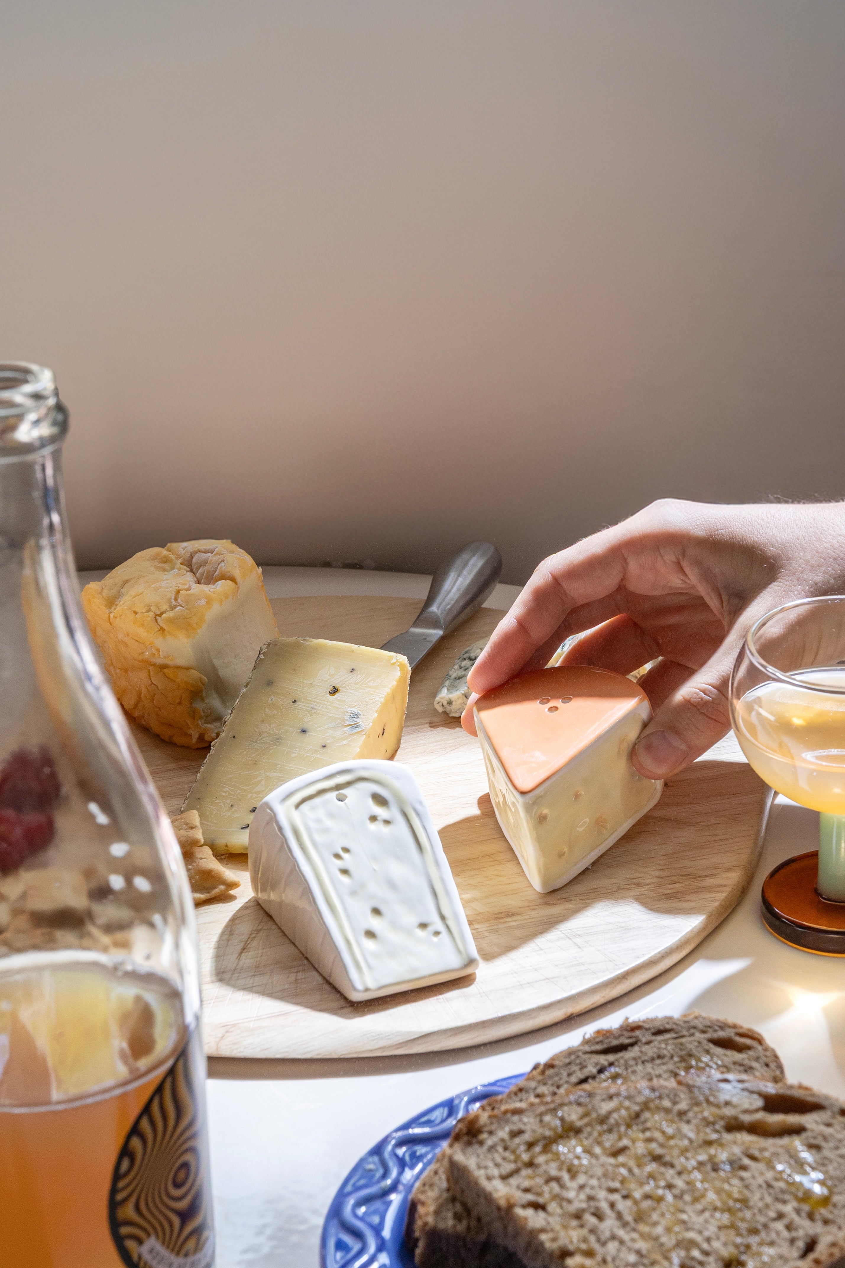 Salz- und Pfefferstreuer CHEESE weiß mit orange