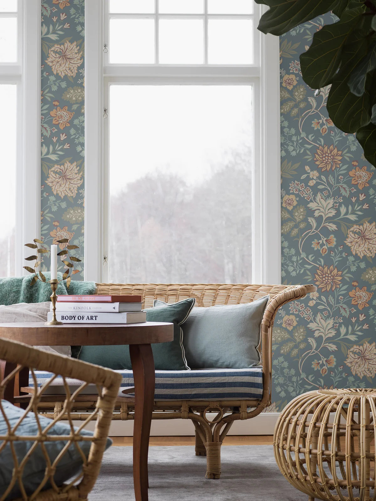 Vlies-Tapete mit pflanzlichem Muster ALICIA blau mit grünem