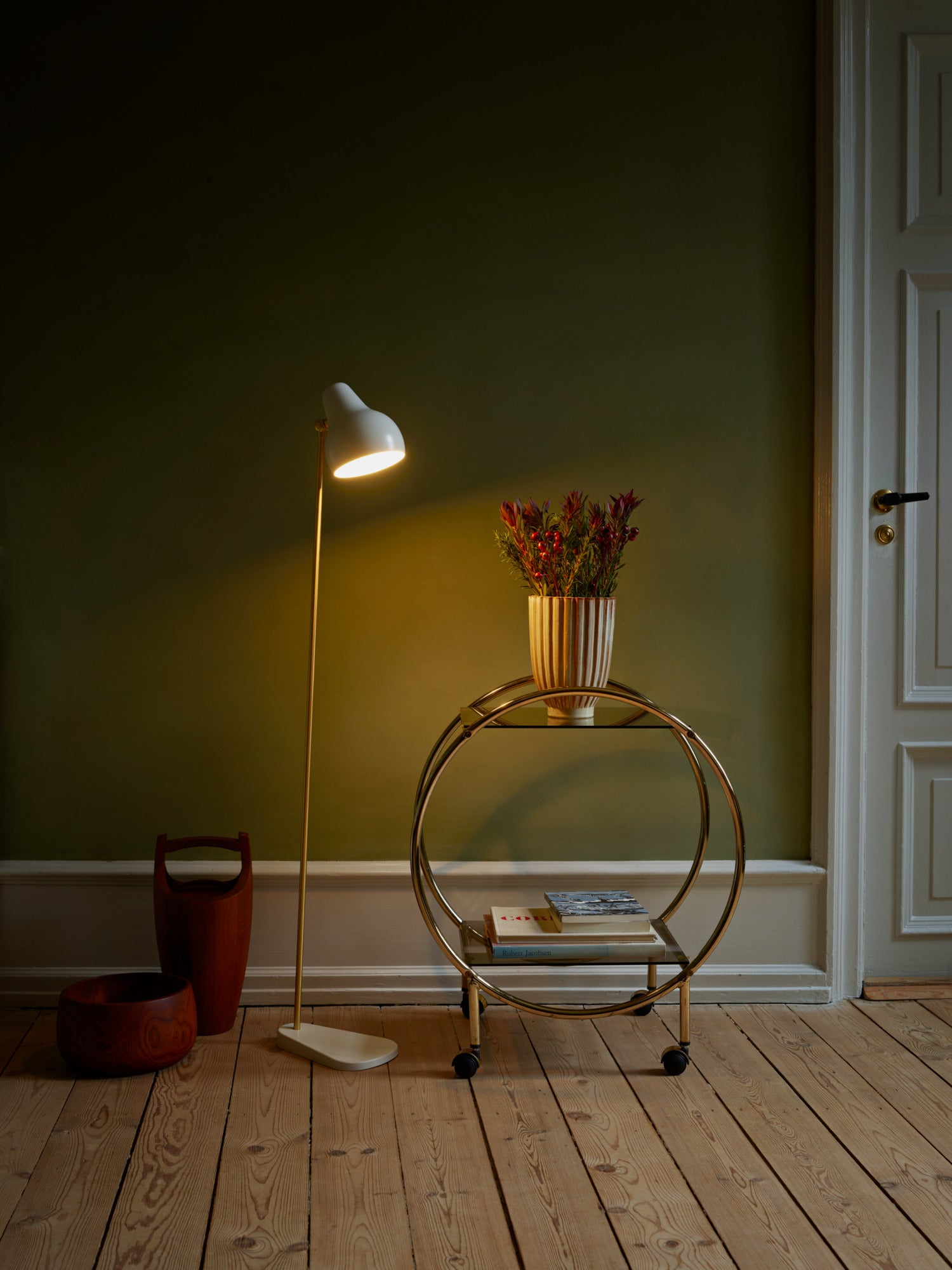 Vloerlamp VL 38 wit met gouden afwerking