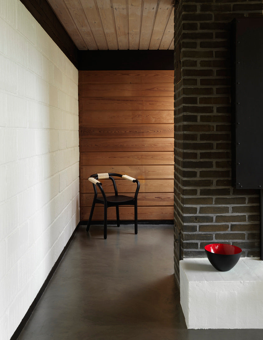 Black wick chair with a black string