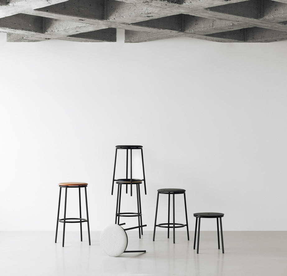 BROUND BLACK CIRCA BAR CHAIR WITH BLACK