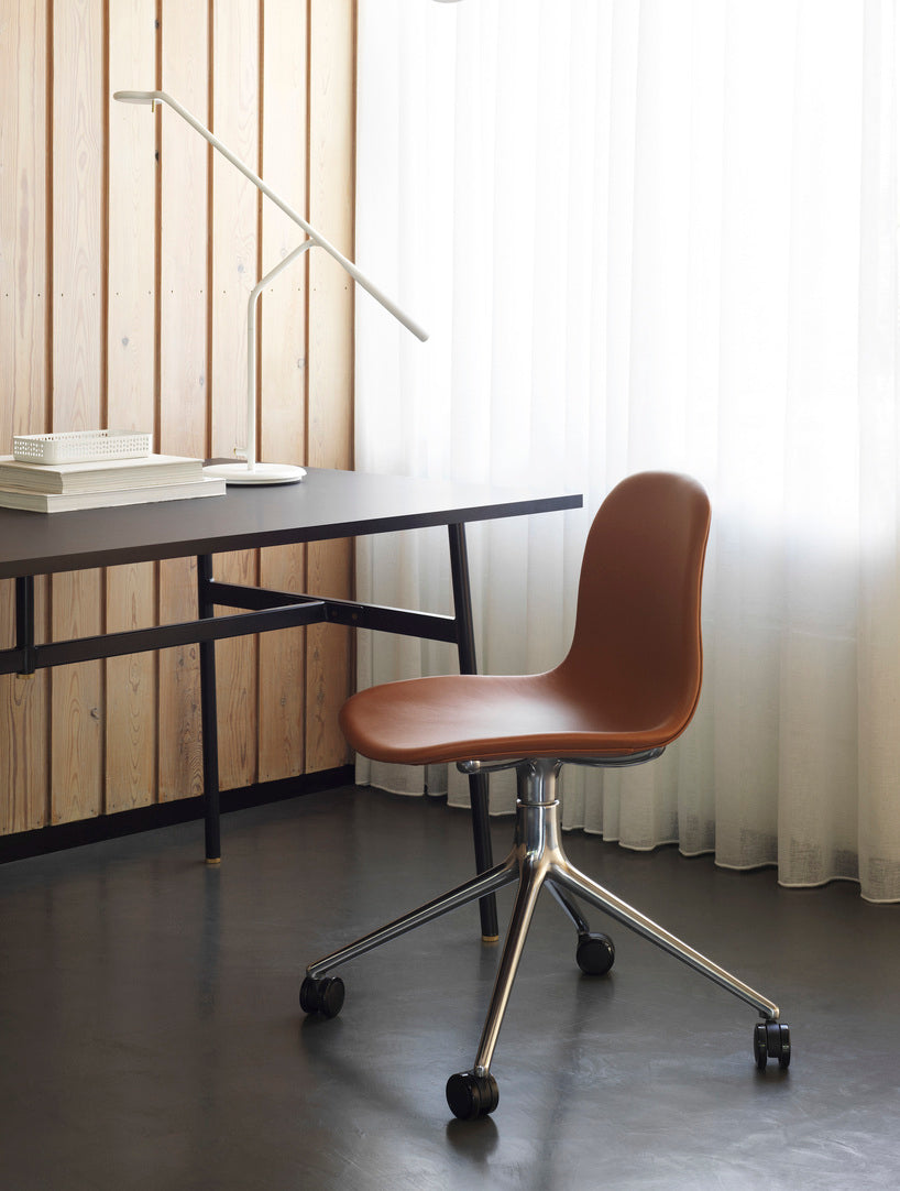 4W gray office chair with an aluminum base on wheels