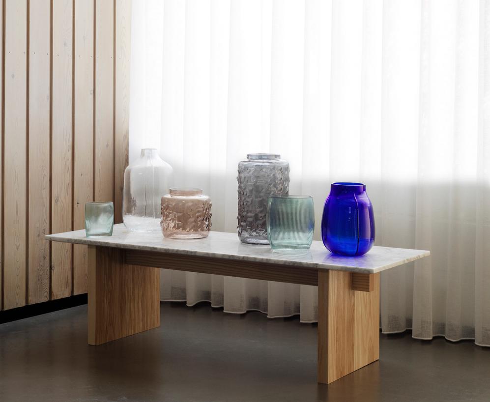 Solide dunkelbrauner Couchtisch