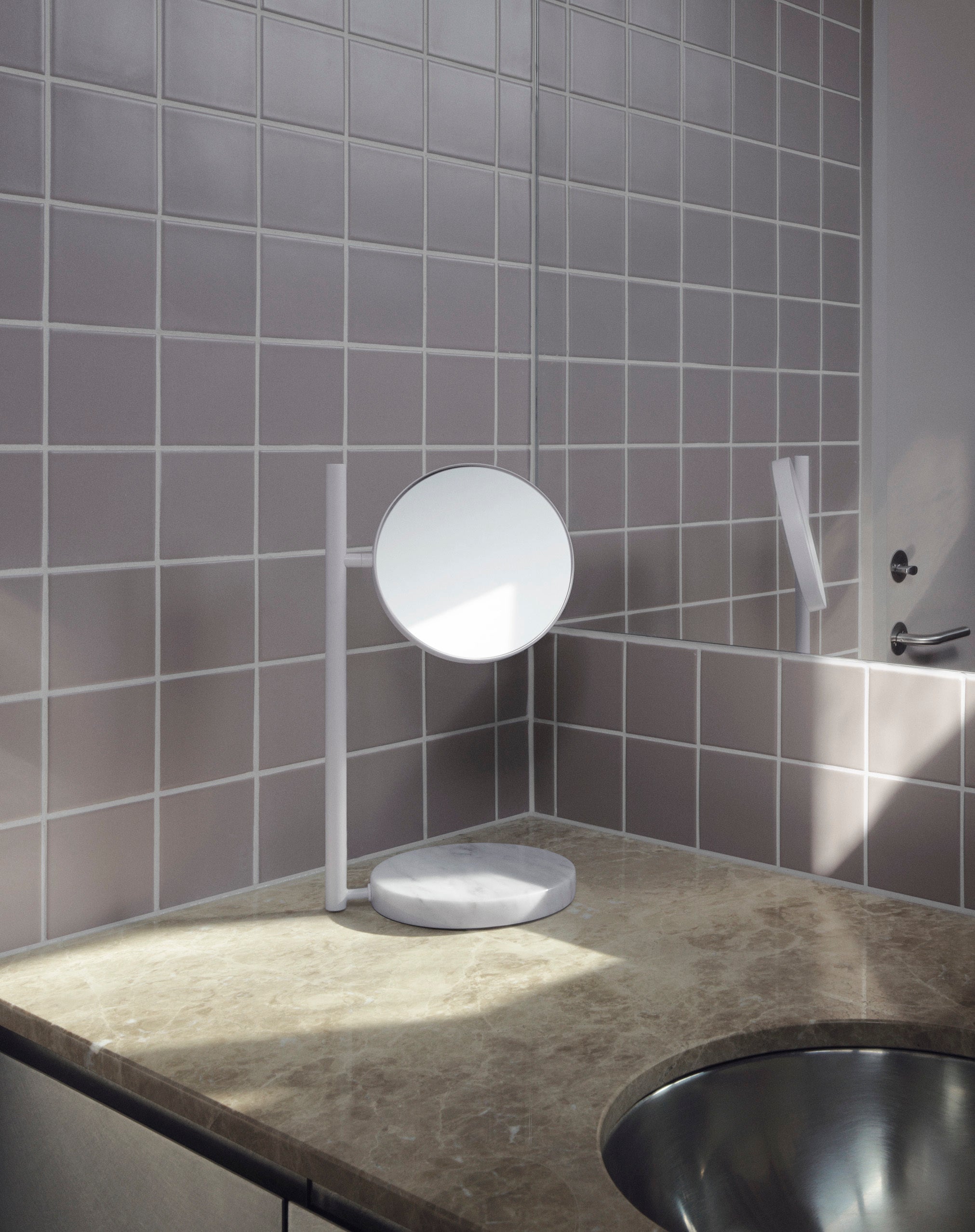 Lustro vrijstaand POSE wit marmer