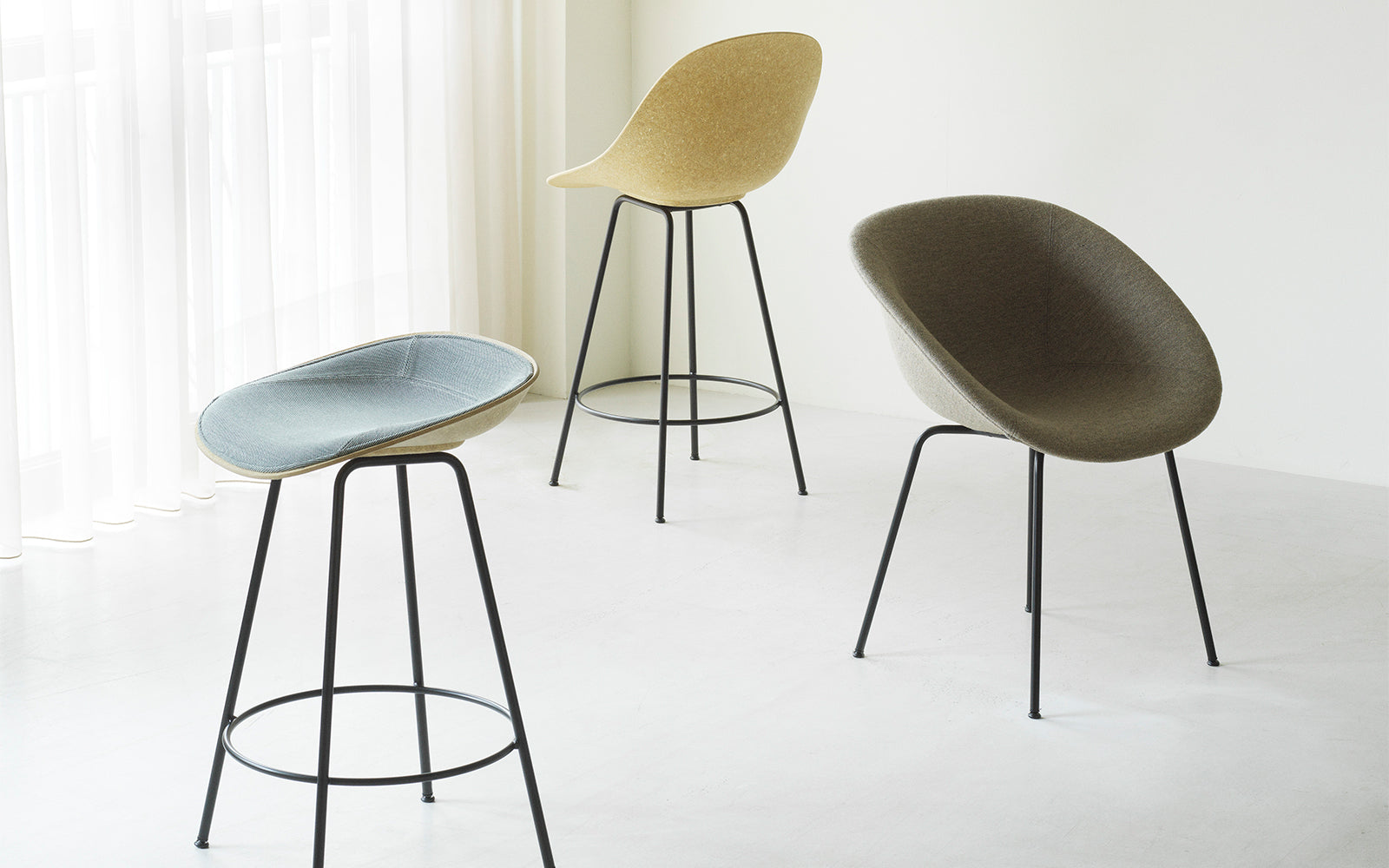 Barstoel MAT ARMCHAIR groen met zwarte basis