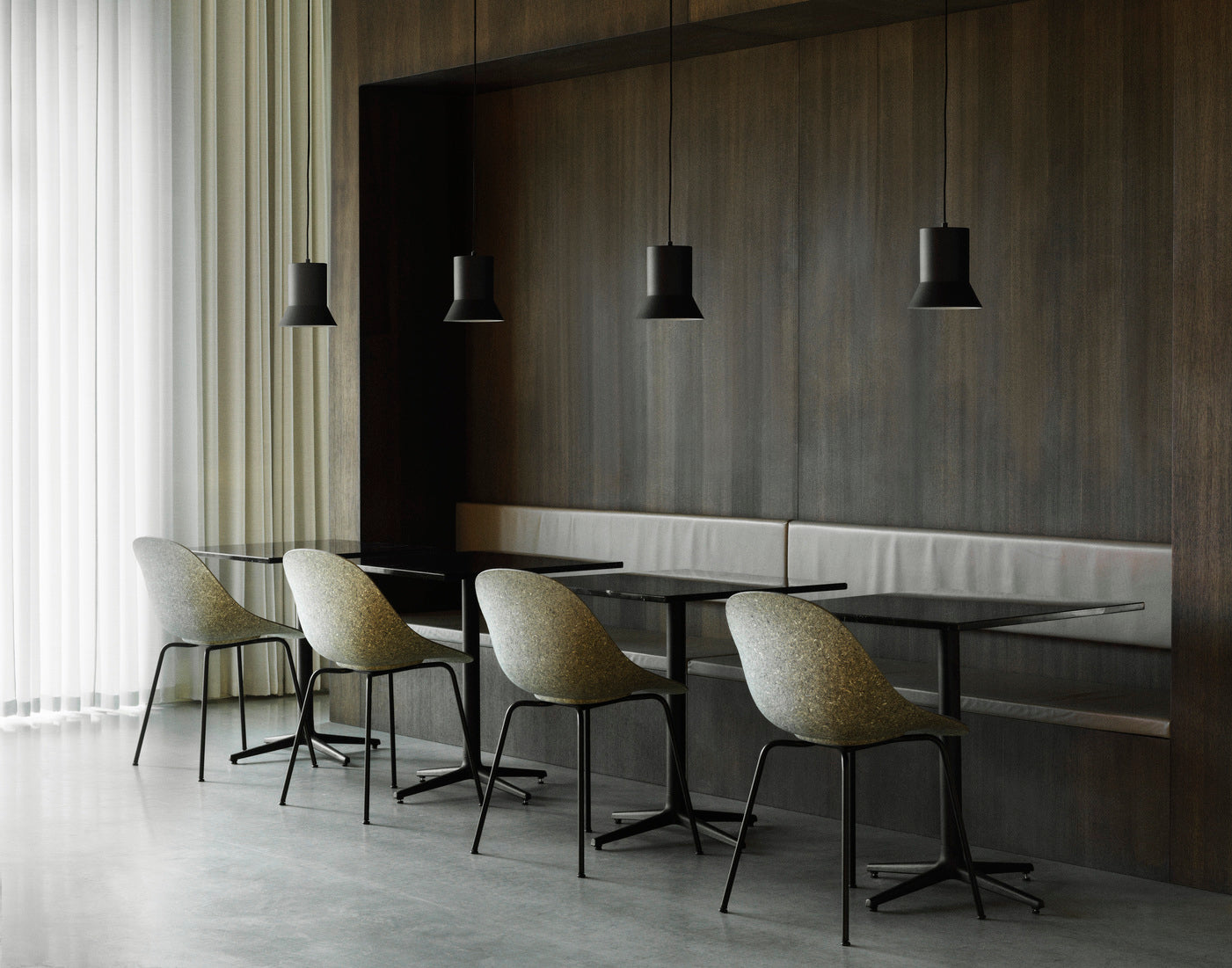 Cafe Table Allez Marble Top mit einer schwarzen Basis