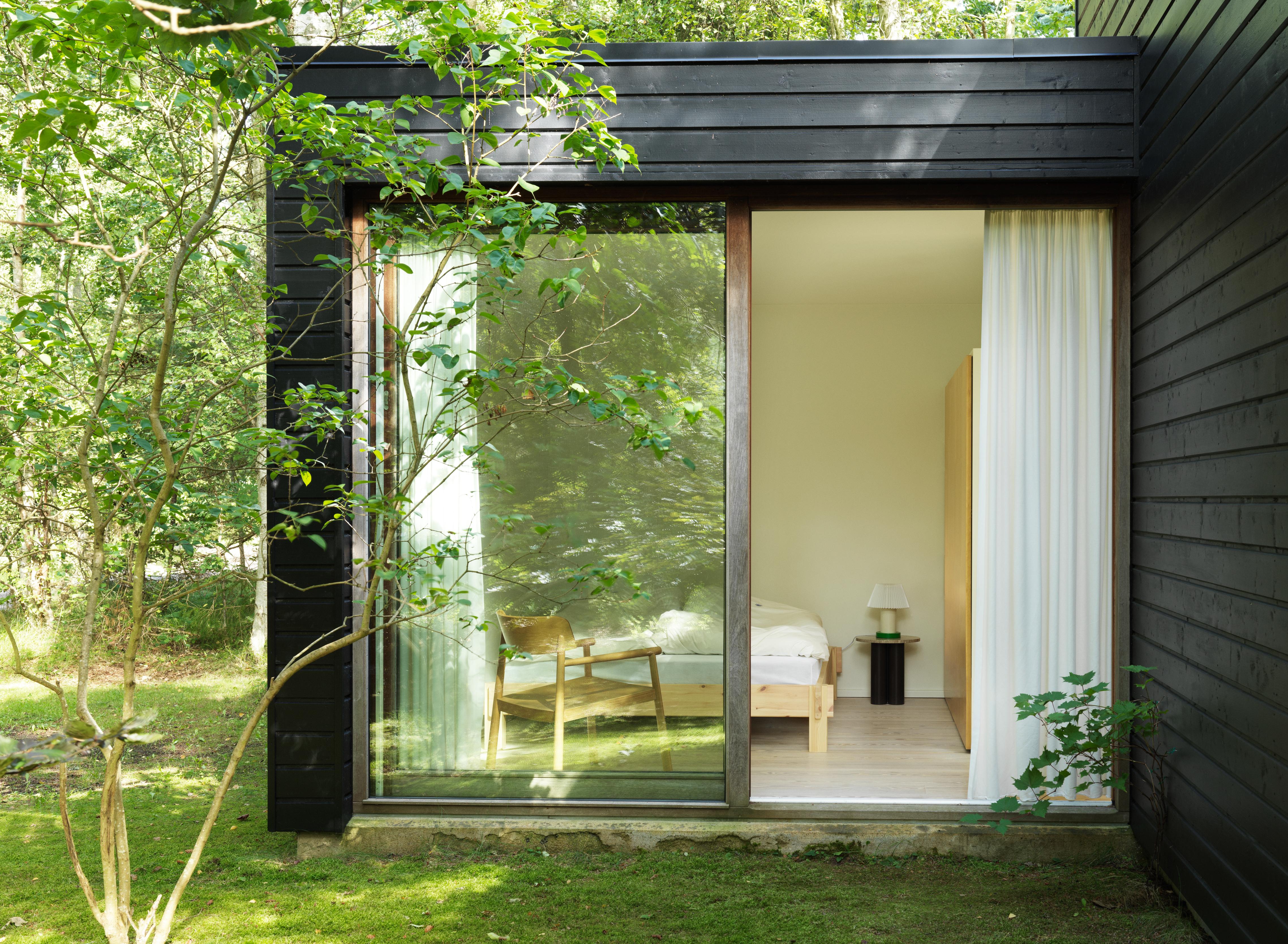 CELLU table lamp white with green base